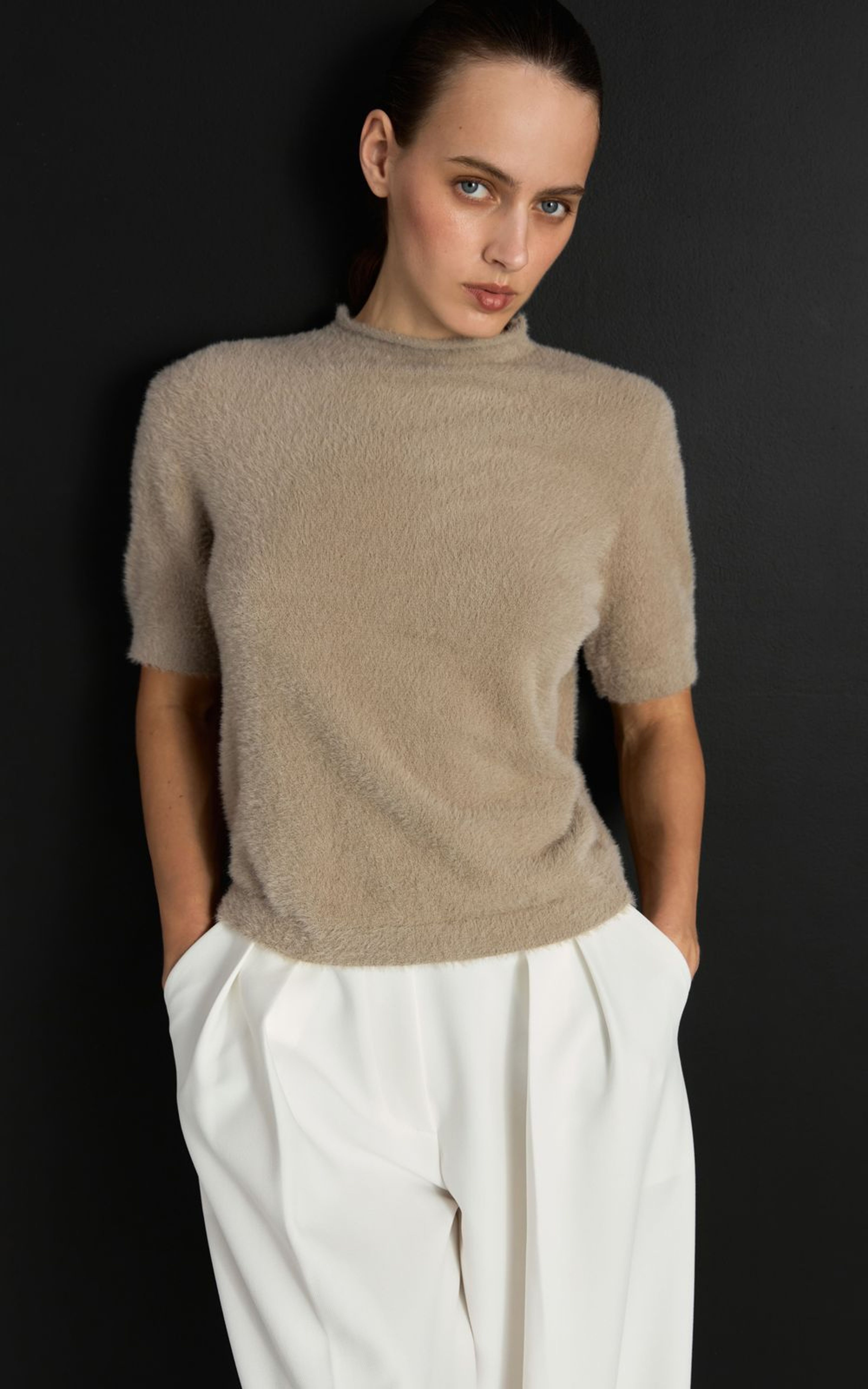 Светр з фактурним ворсом і коротким рукавом