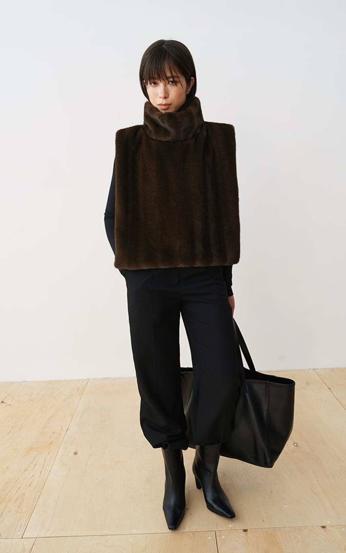 Манішка з екохутра