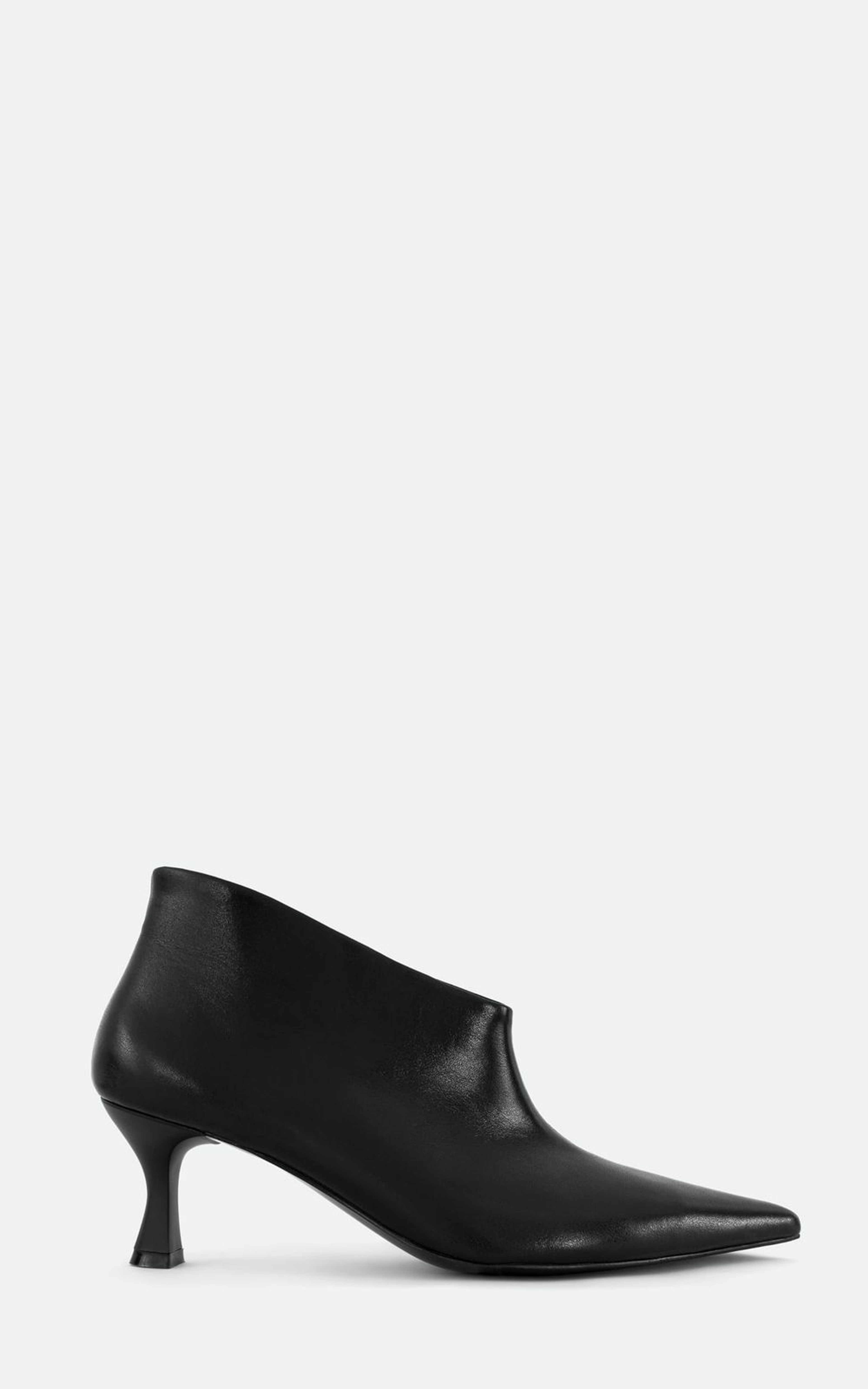 Botki skórzane SARA z ostrym noskiem