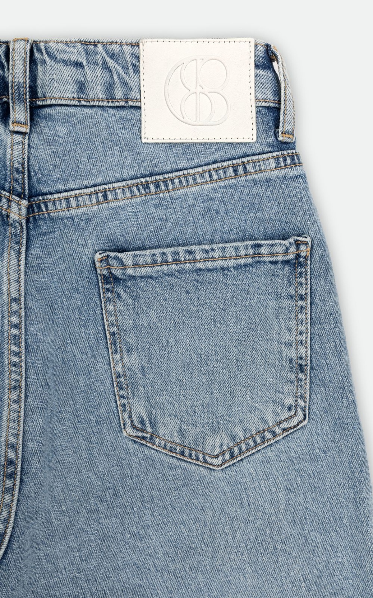 Jeansy dzwony vintage o dopasowanym kroju