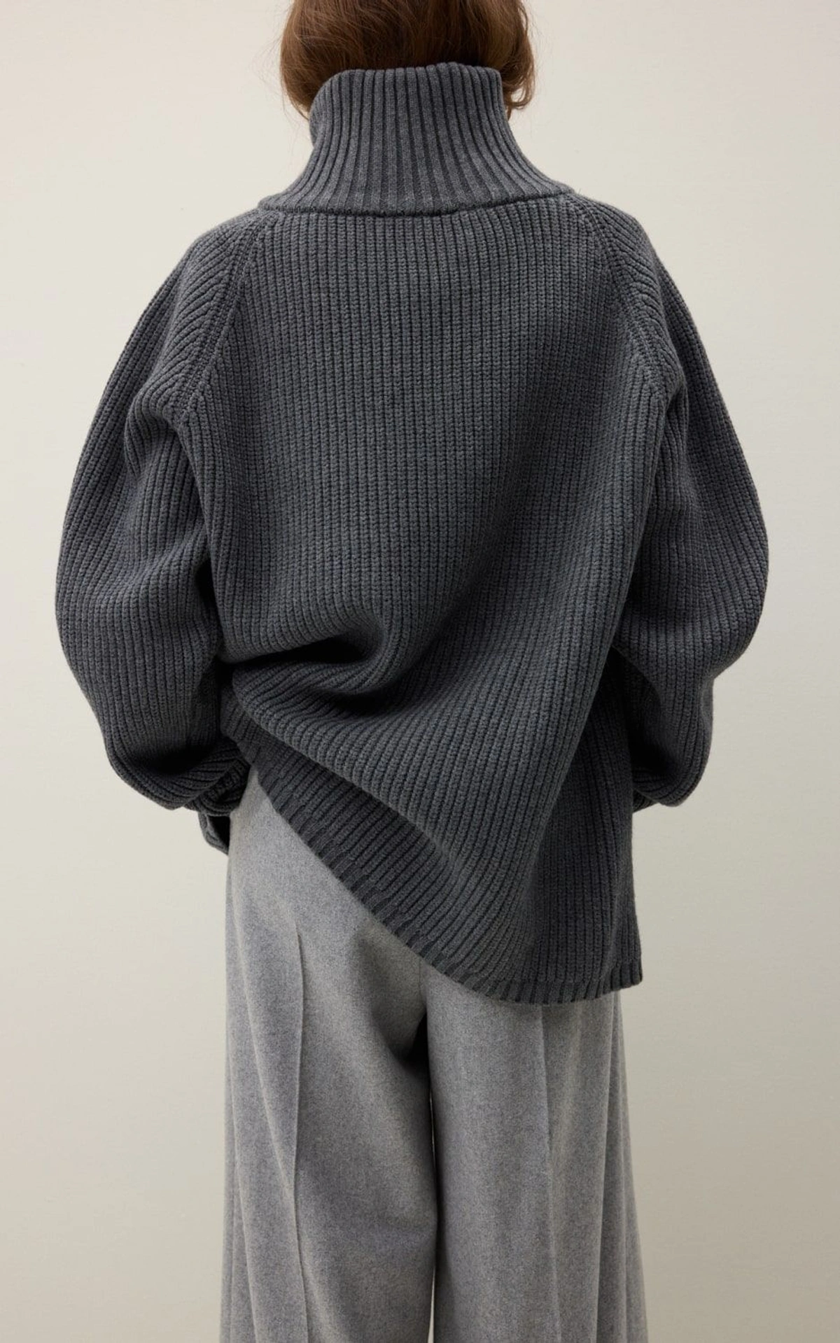 Светр oversize з високим коміром та блискавкою
