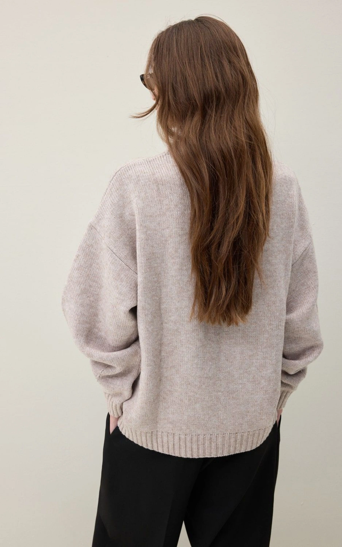 Sweter RYO bazowy wełniany z okrągłym dekoltem