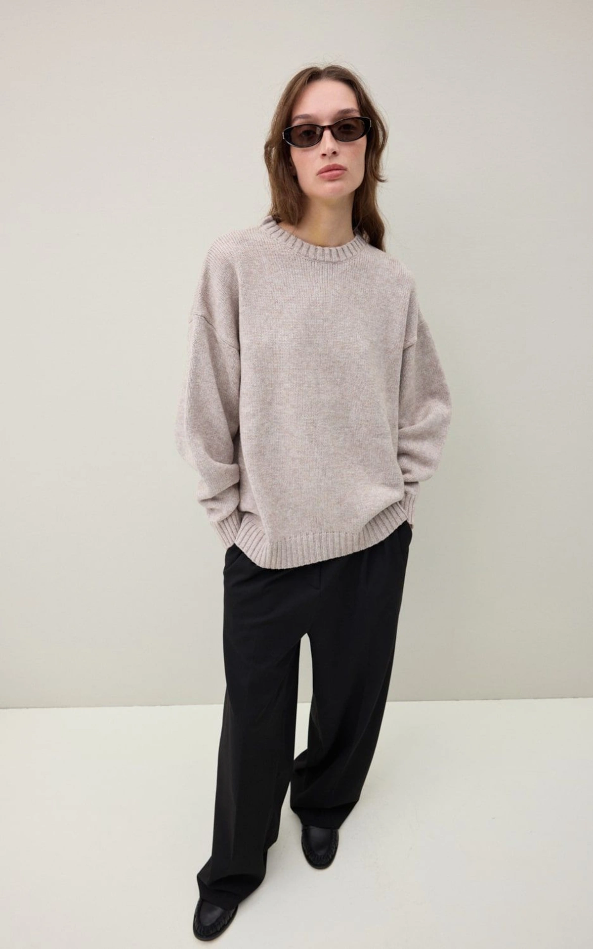 Sweter RYO bazowy wełniany z okrągłym dekoltem