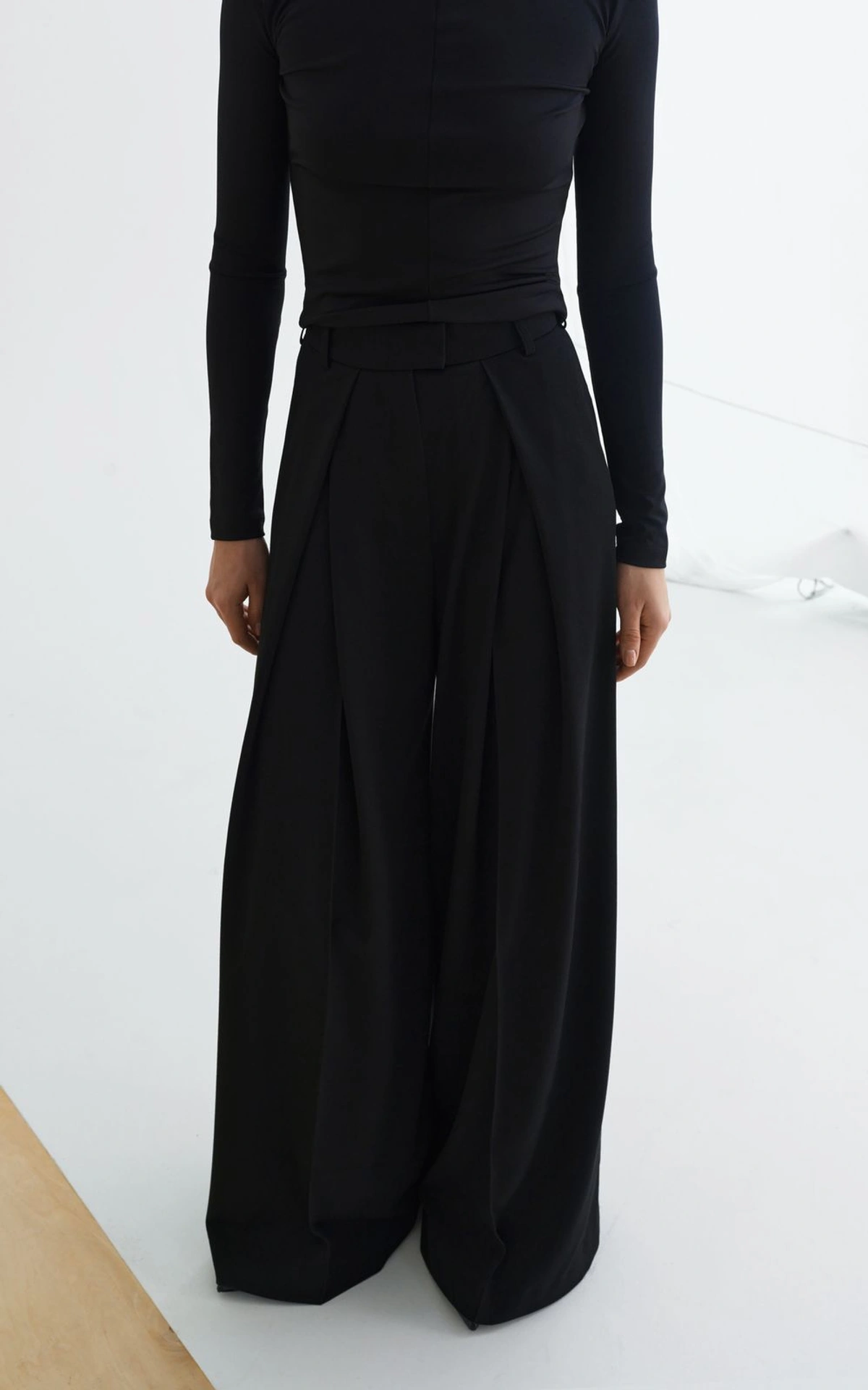 BLAKE Classic Wide-Leg Pants
