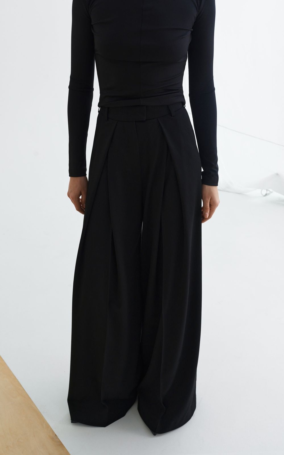 BLAKE Classic Wide-Leg Pants