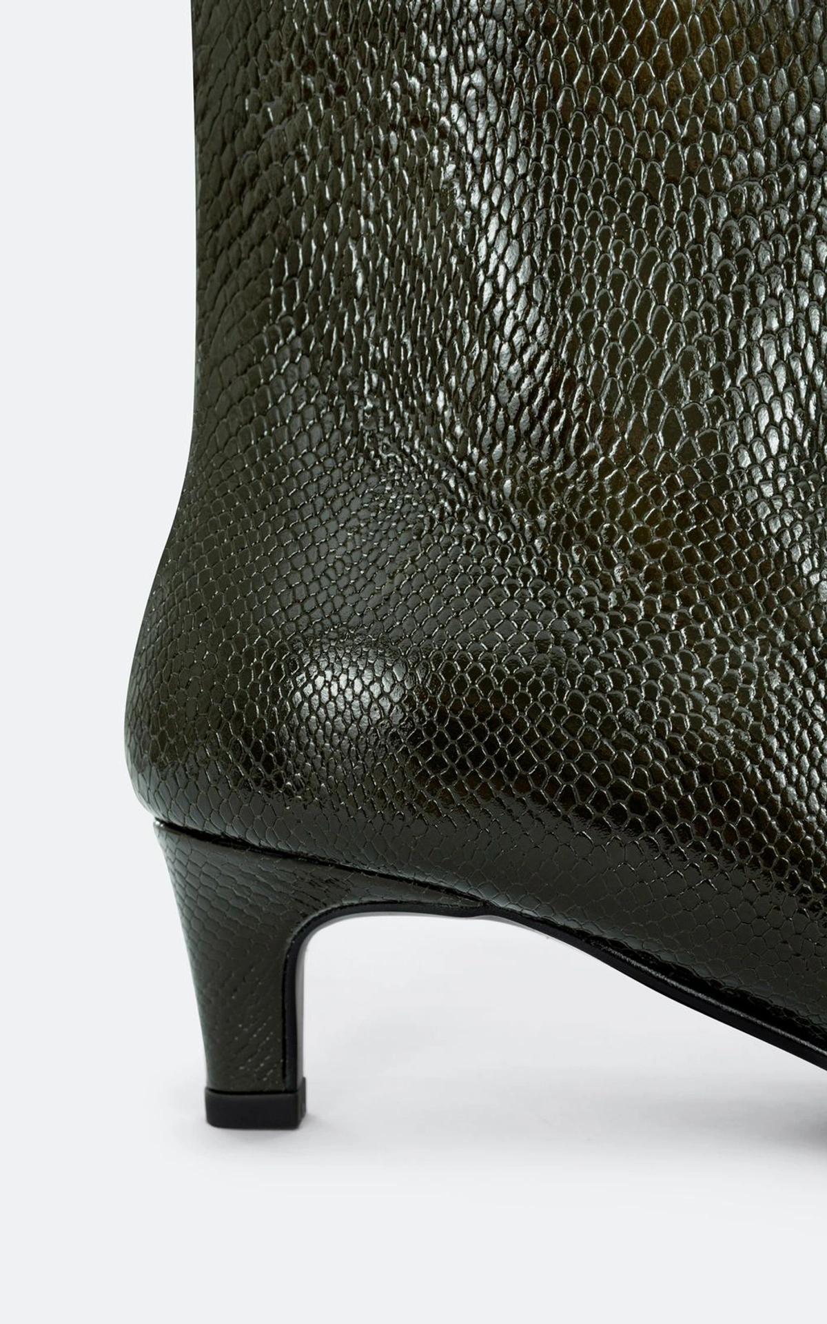 KELLY Low Heels Textured Boots