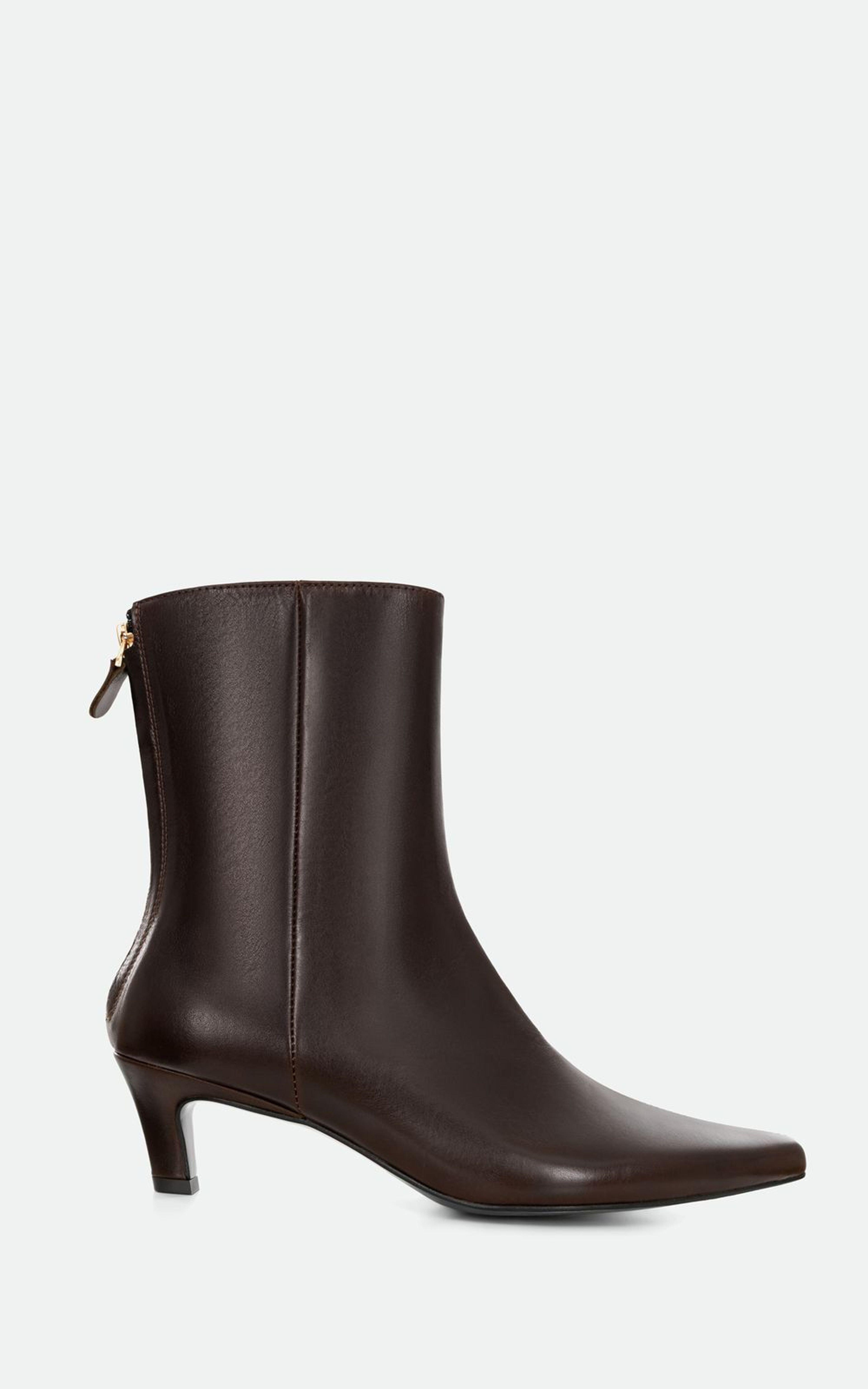 Ботильйони шкіряні RUE на низьких підборах