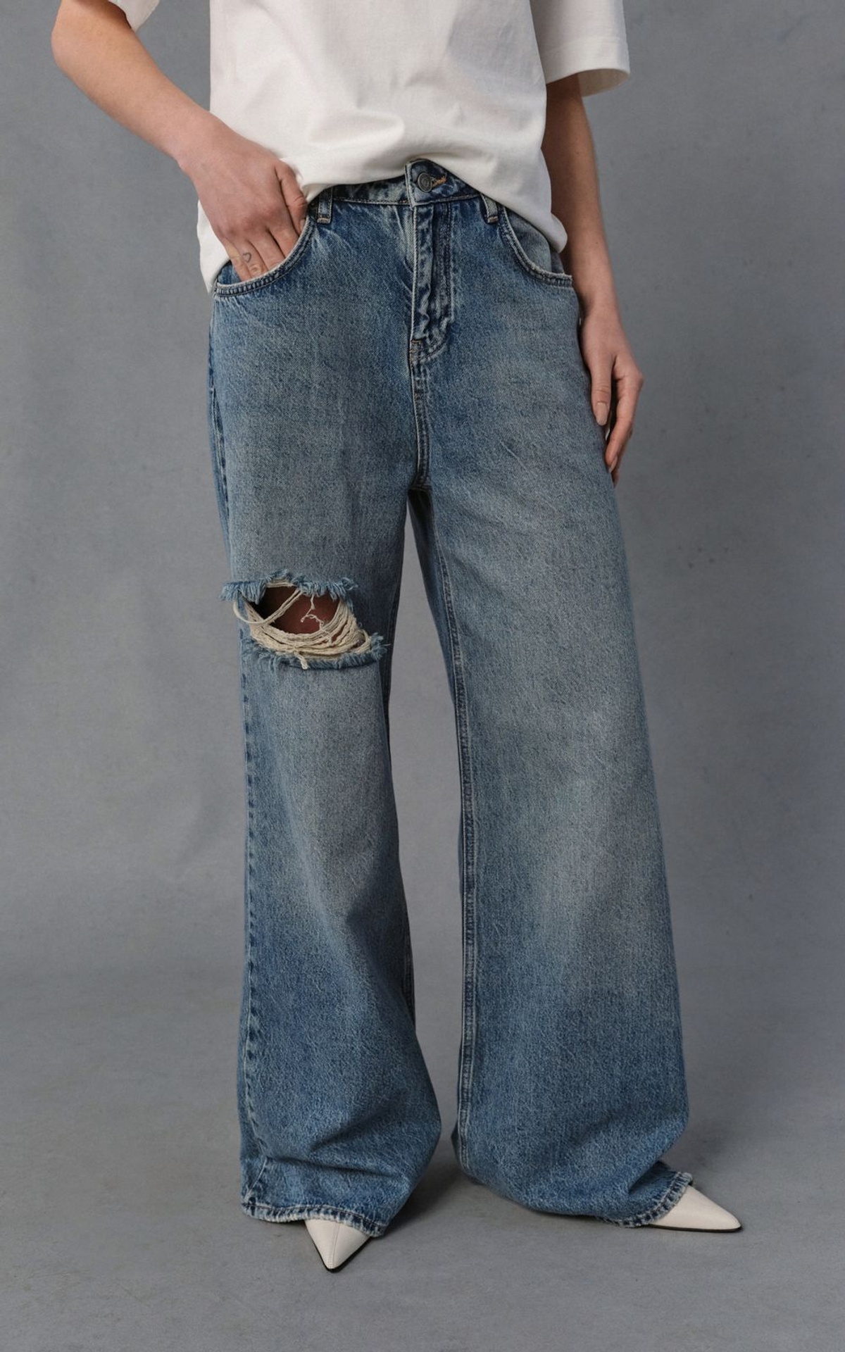 Jeans WIDE-LEG with Decorative Cut-Outs