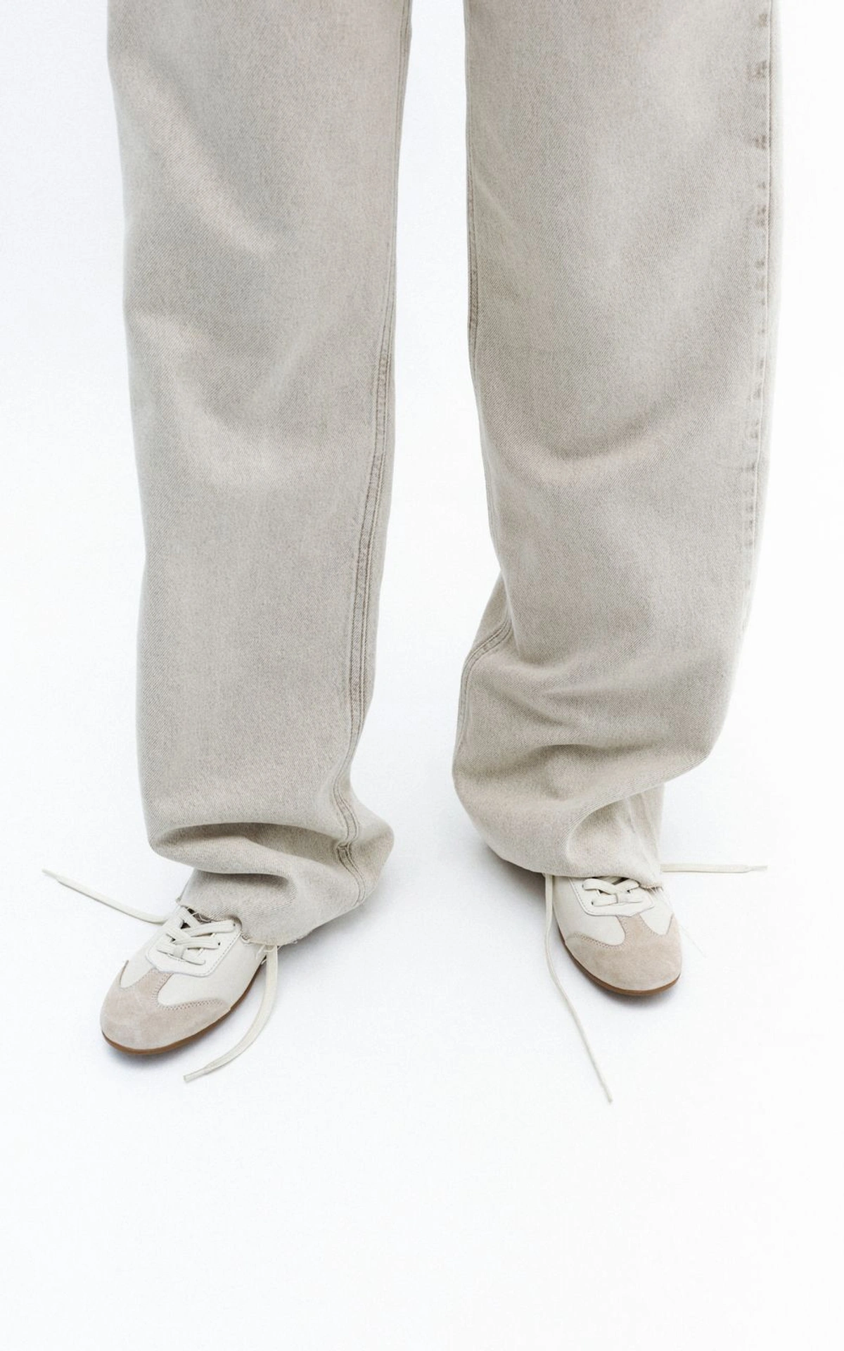 Jeans RELAXED with Raw Hem