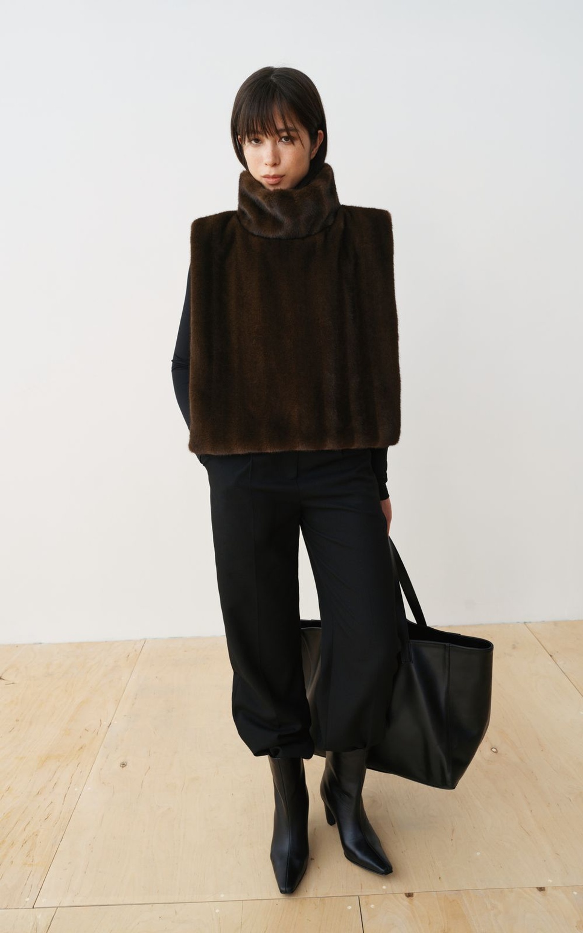 Манішка з екохутра