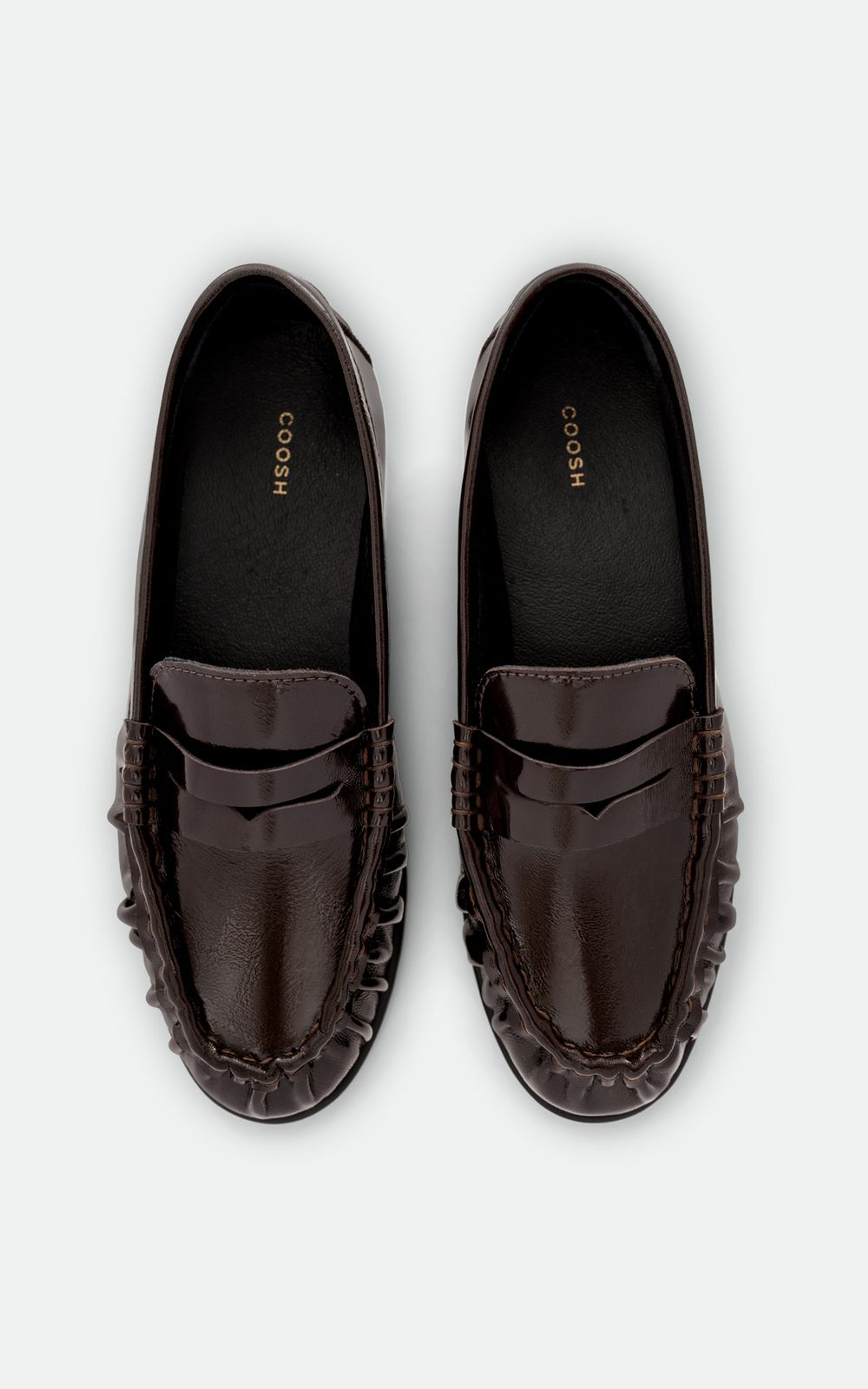 Лофери з фактурними складками з лакованої шкіри