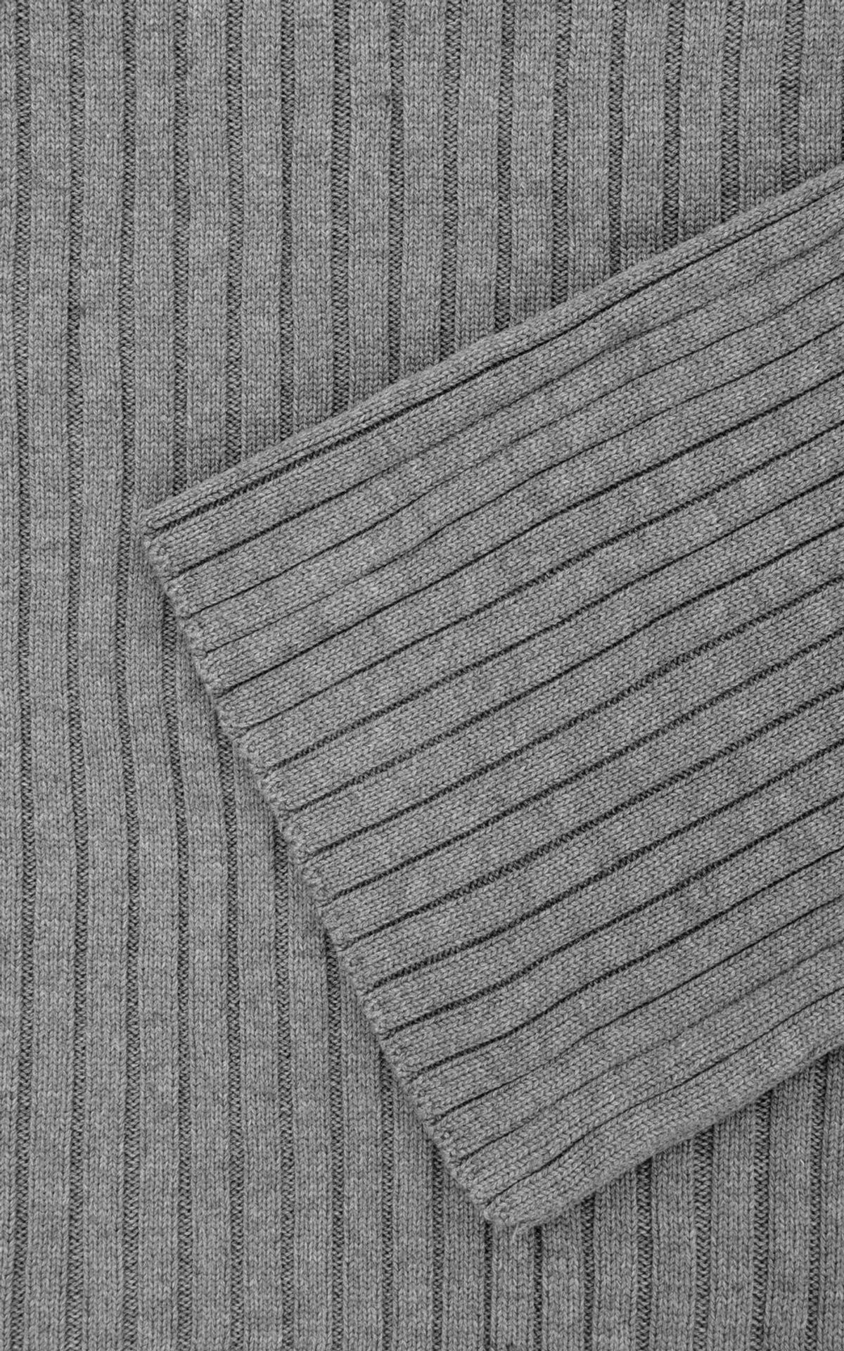 Dzianinowy Komplet: Sweter i Mini Spódnica