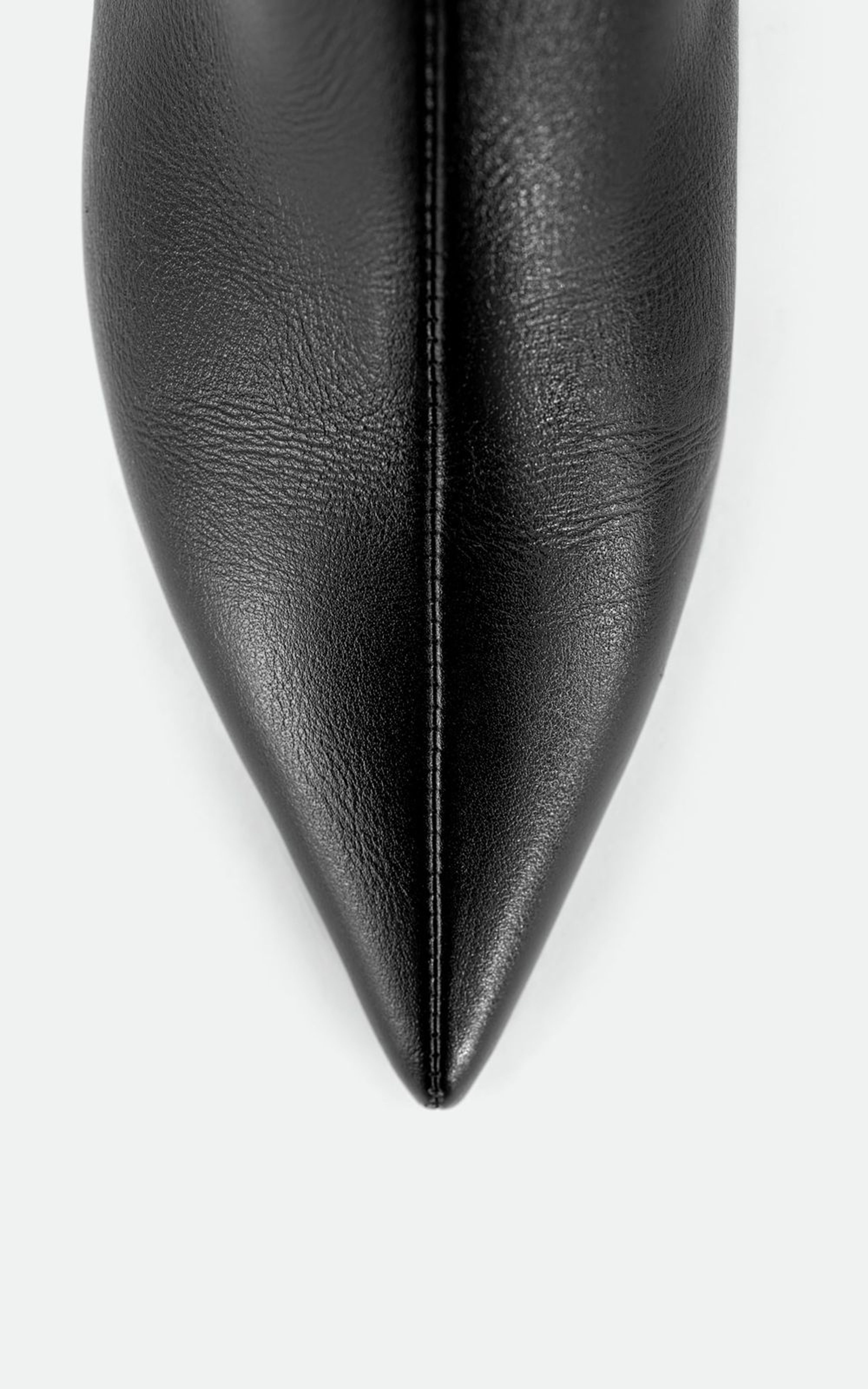 Чоботи шкіряні LISS на підборах кітен хіл