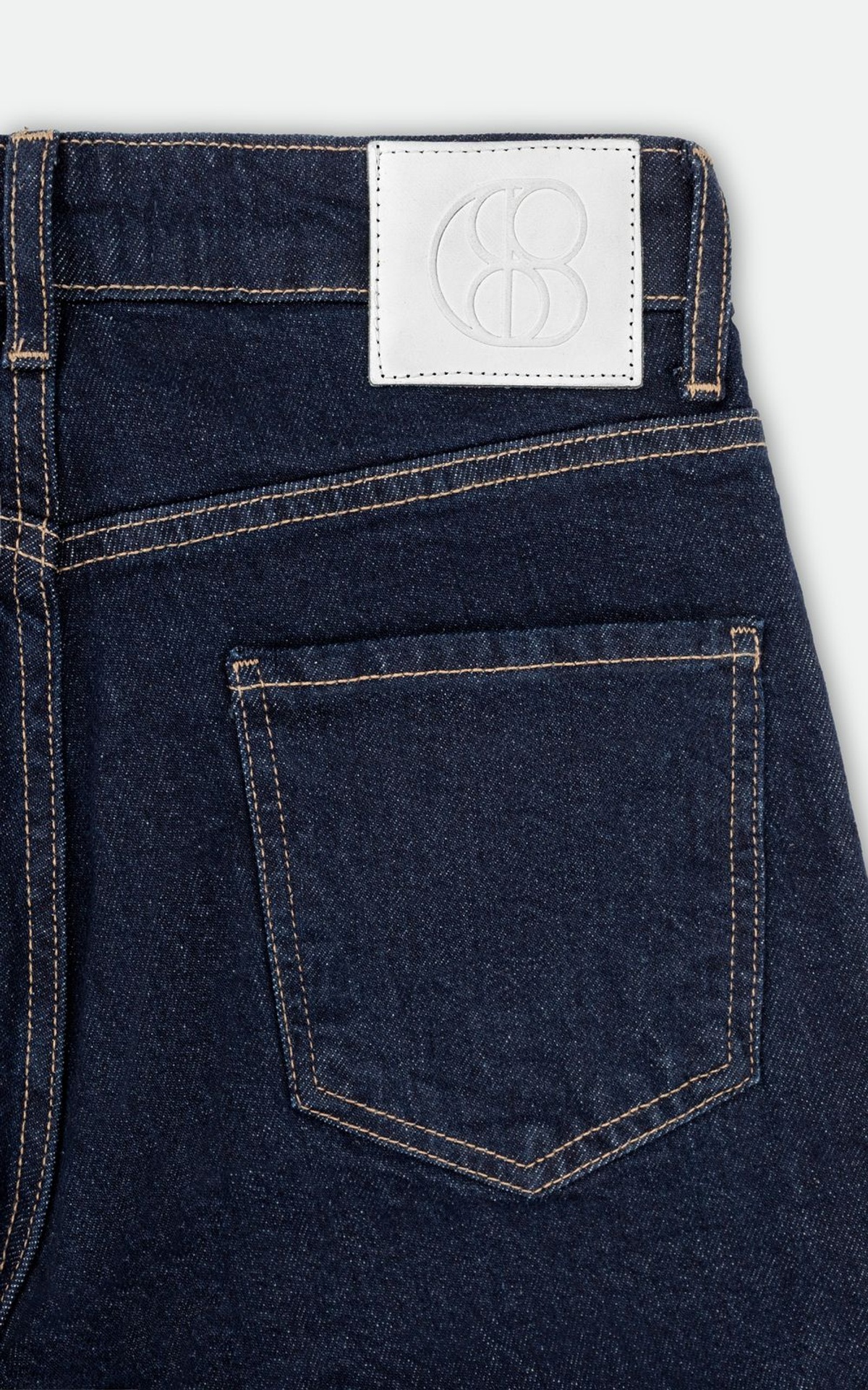Jeansy dzwony vintage o dopasowanym kroju