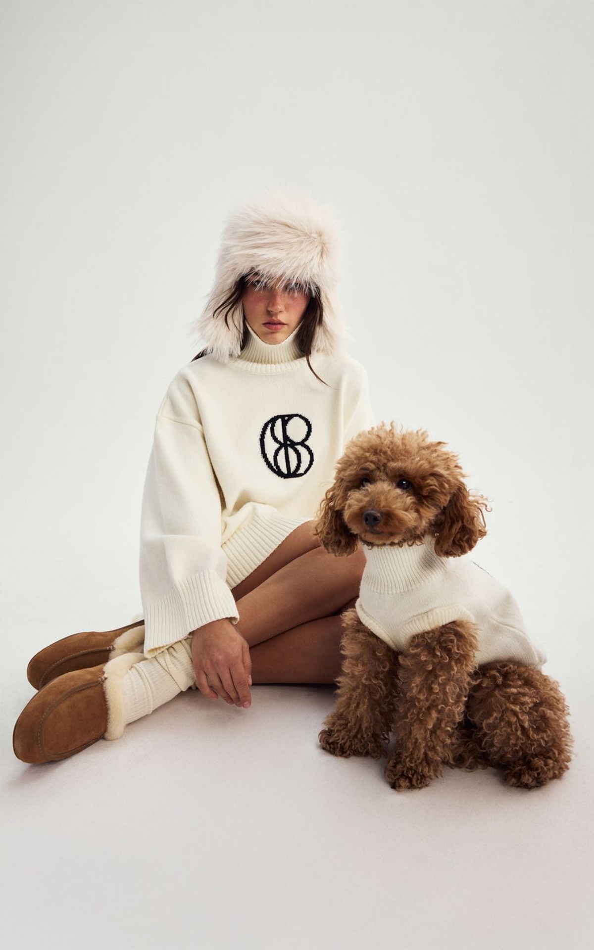 Светр вовняний з коміром-стійкою