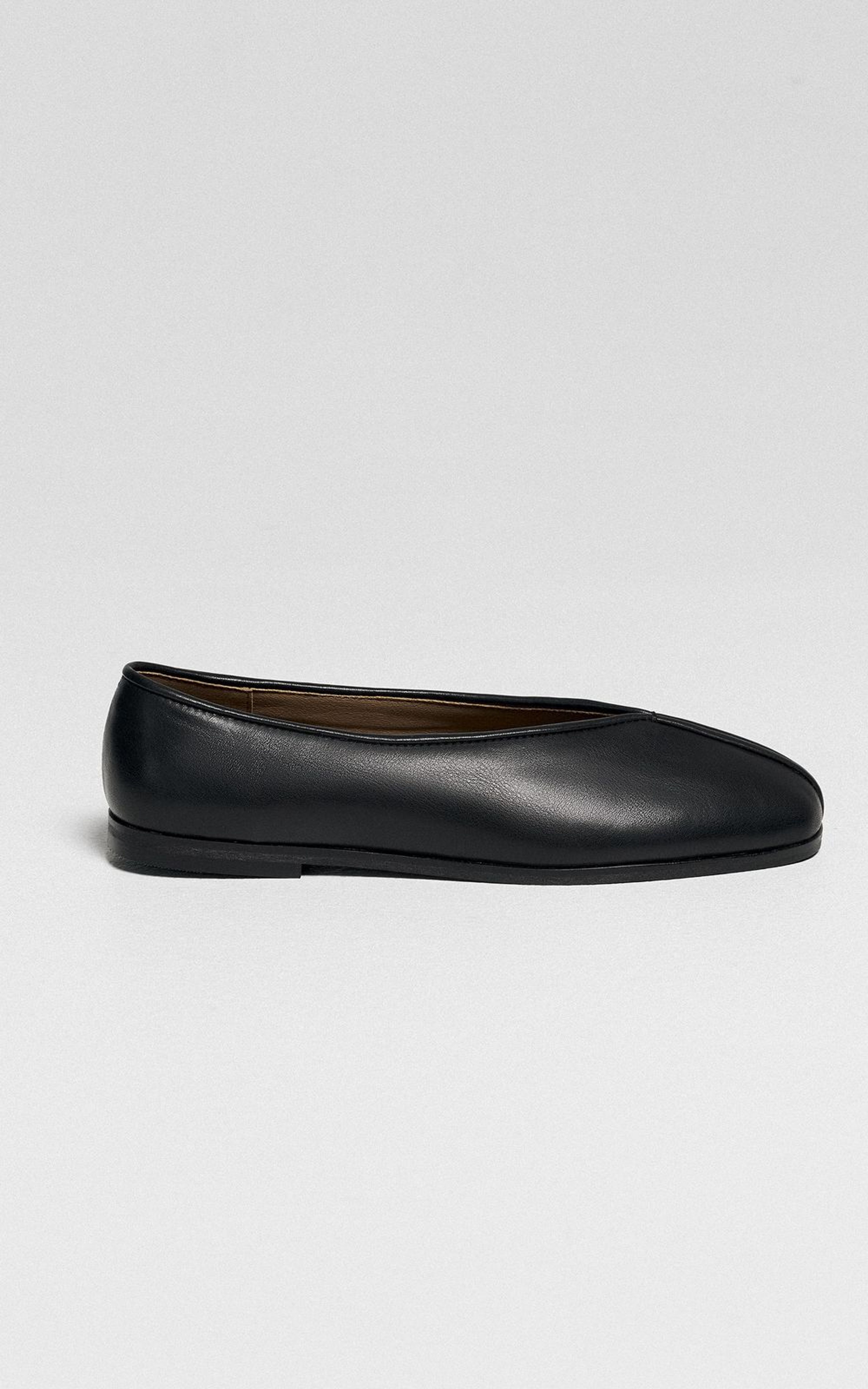 Square Toe Ballet Flats CALLA