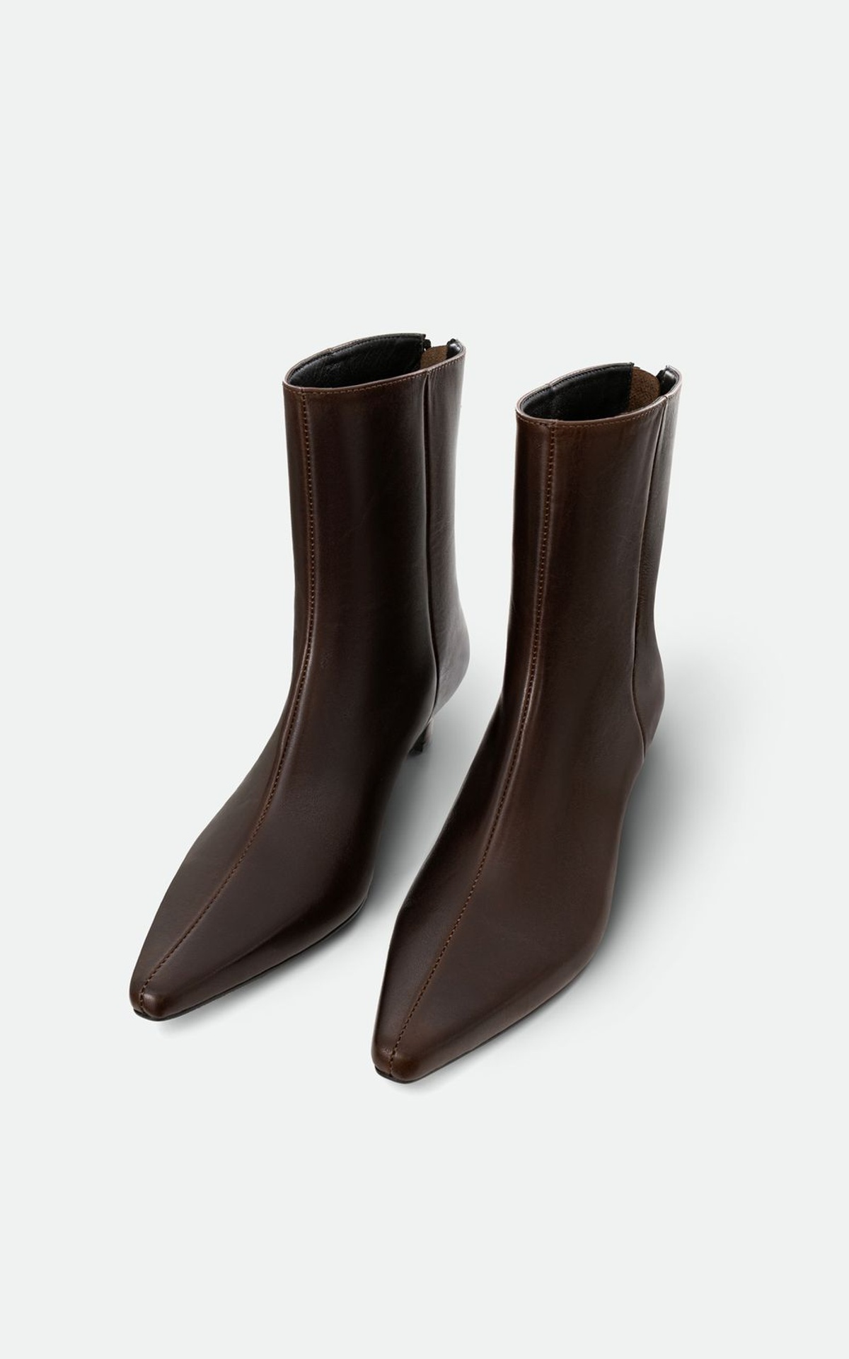 Ботильйони шкіряні RUE на низьких підборах