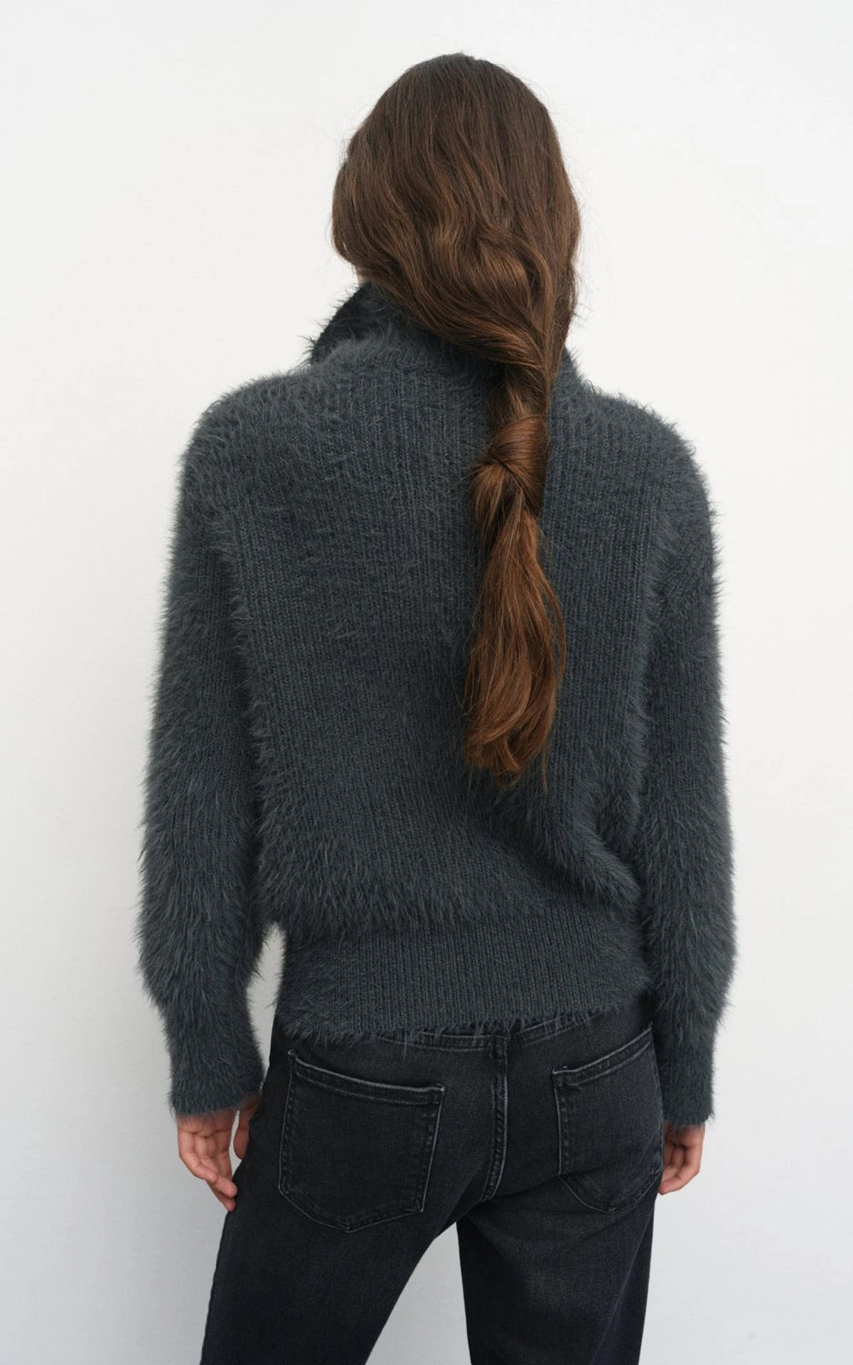 Puszysty sweter na zamek