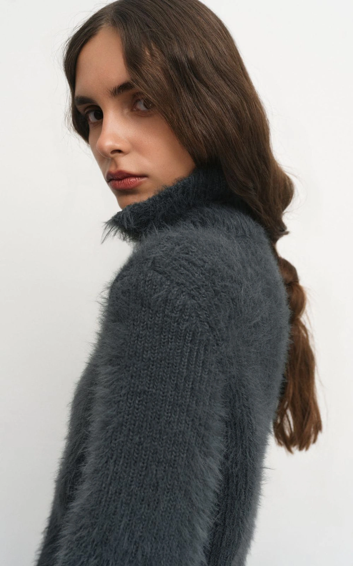 Puszysty sweter na zamek