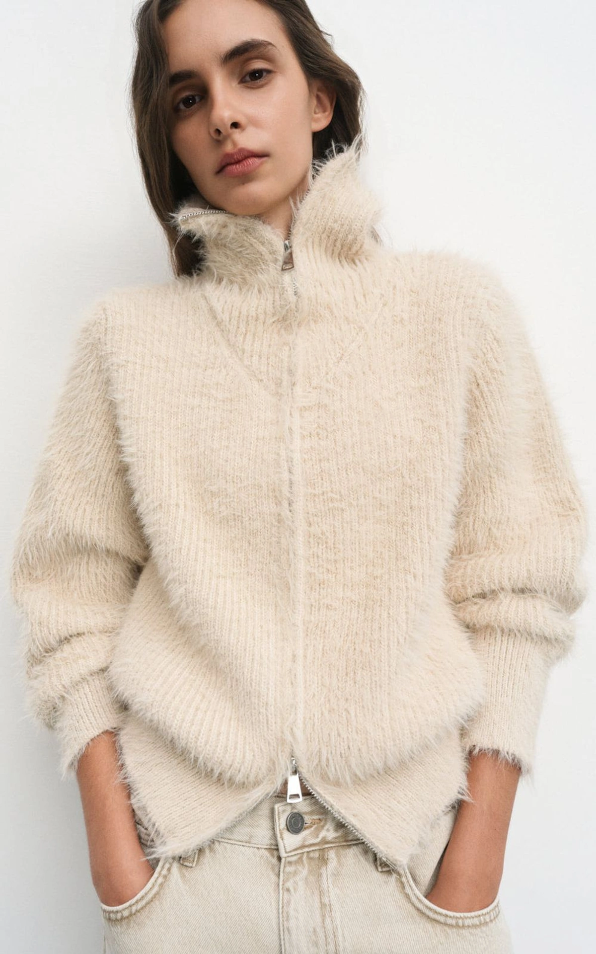 Puszysty sweter na zamek
