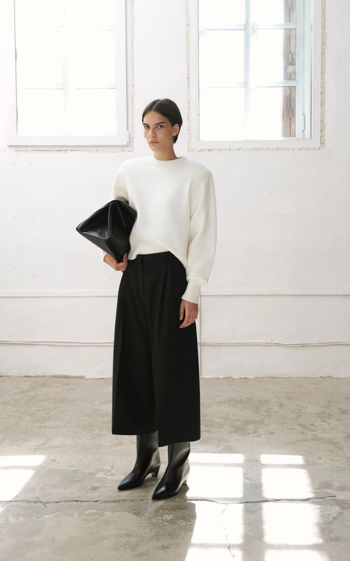 Crew Neck Sweater with Shoulder Pads