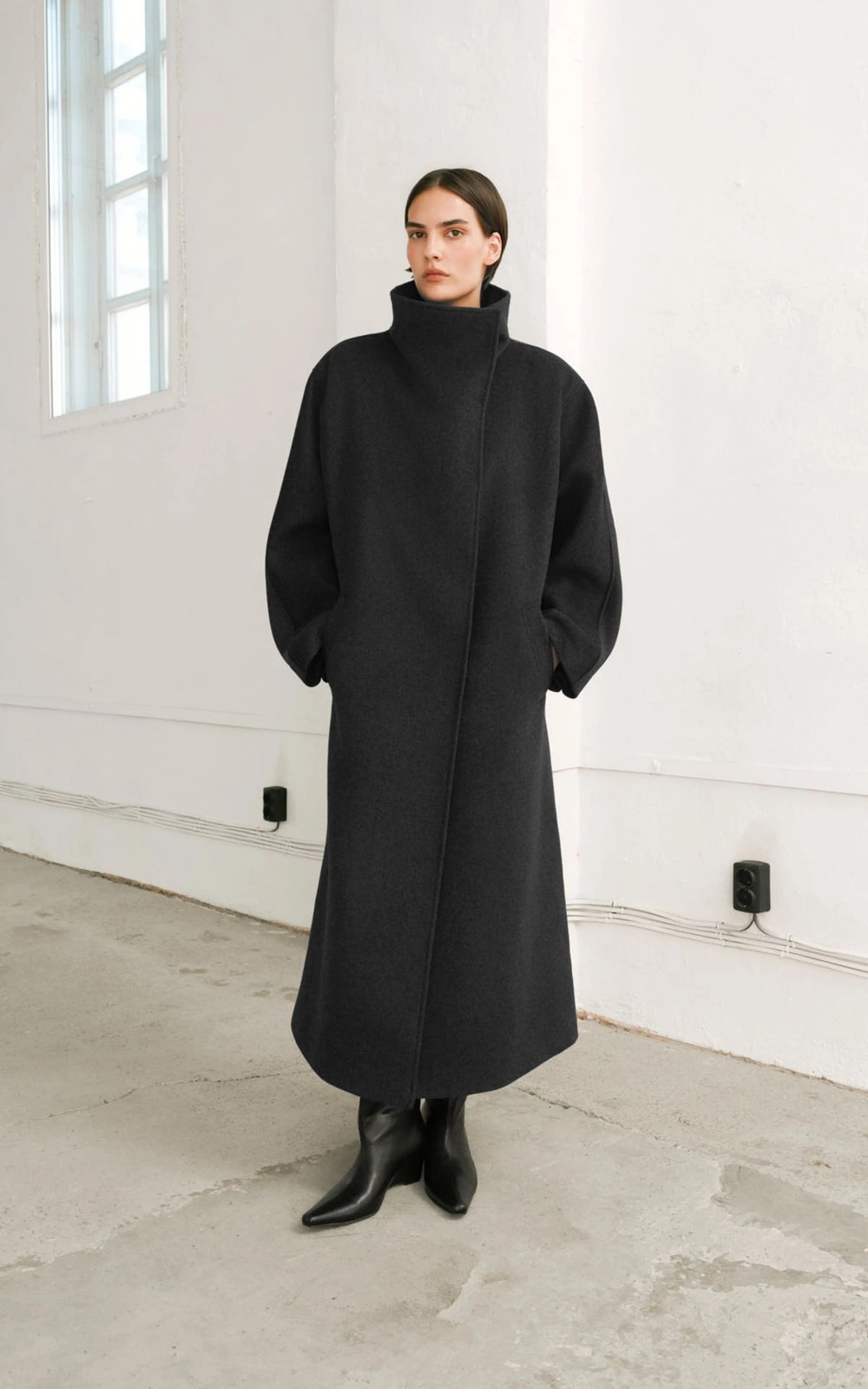 MILA Wool Coat with Stand-Up Collar and Raglan Sleeves