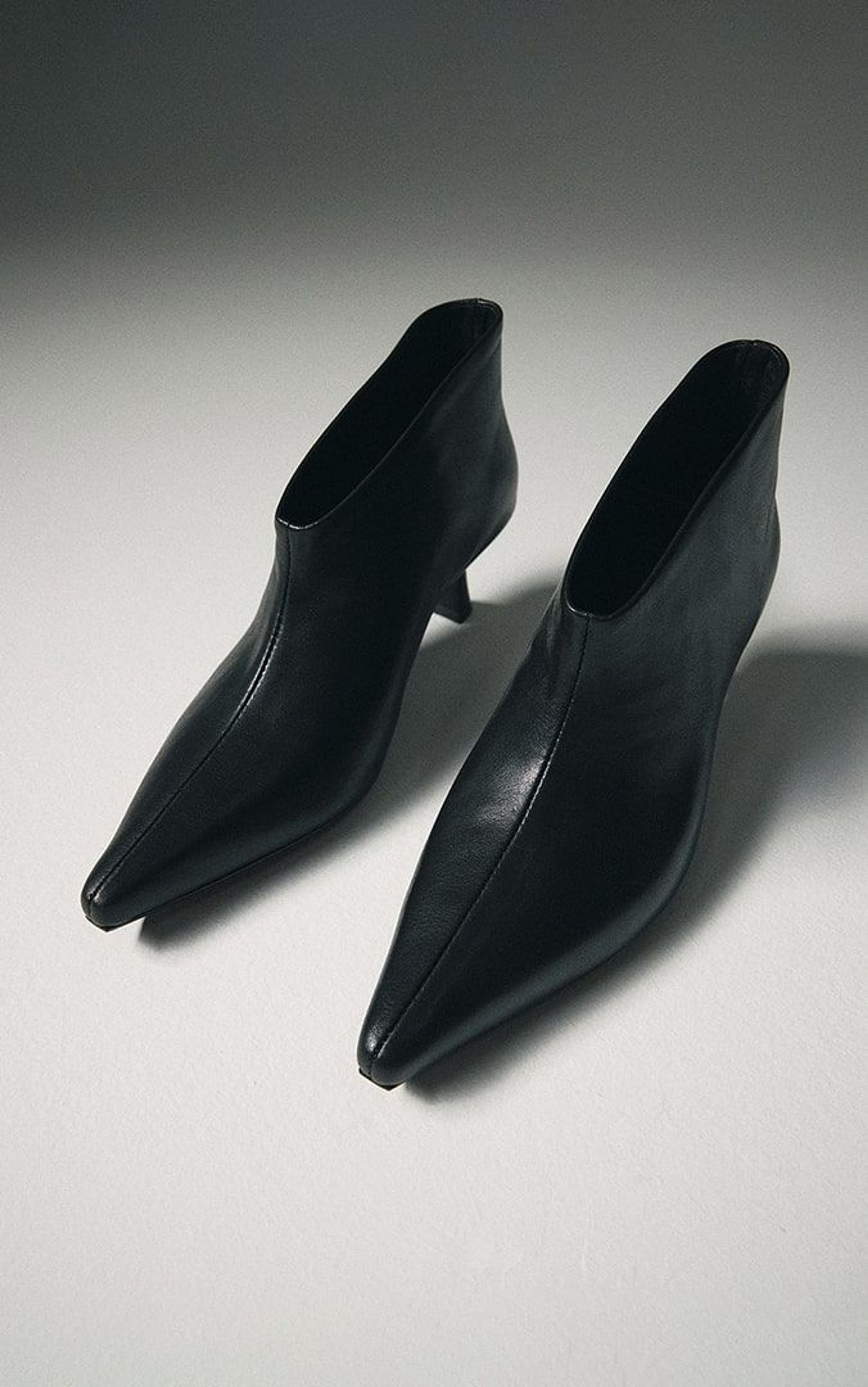 Botki skórzane SARA z ostrym noskiem