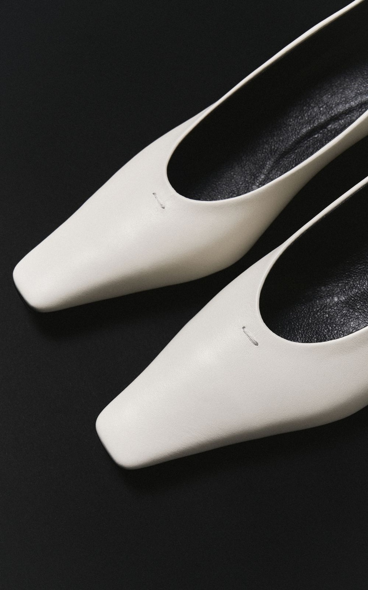 NOAH Leather Pumps with Pointed Toe