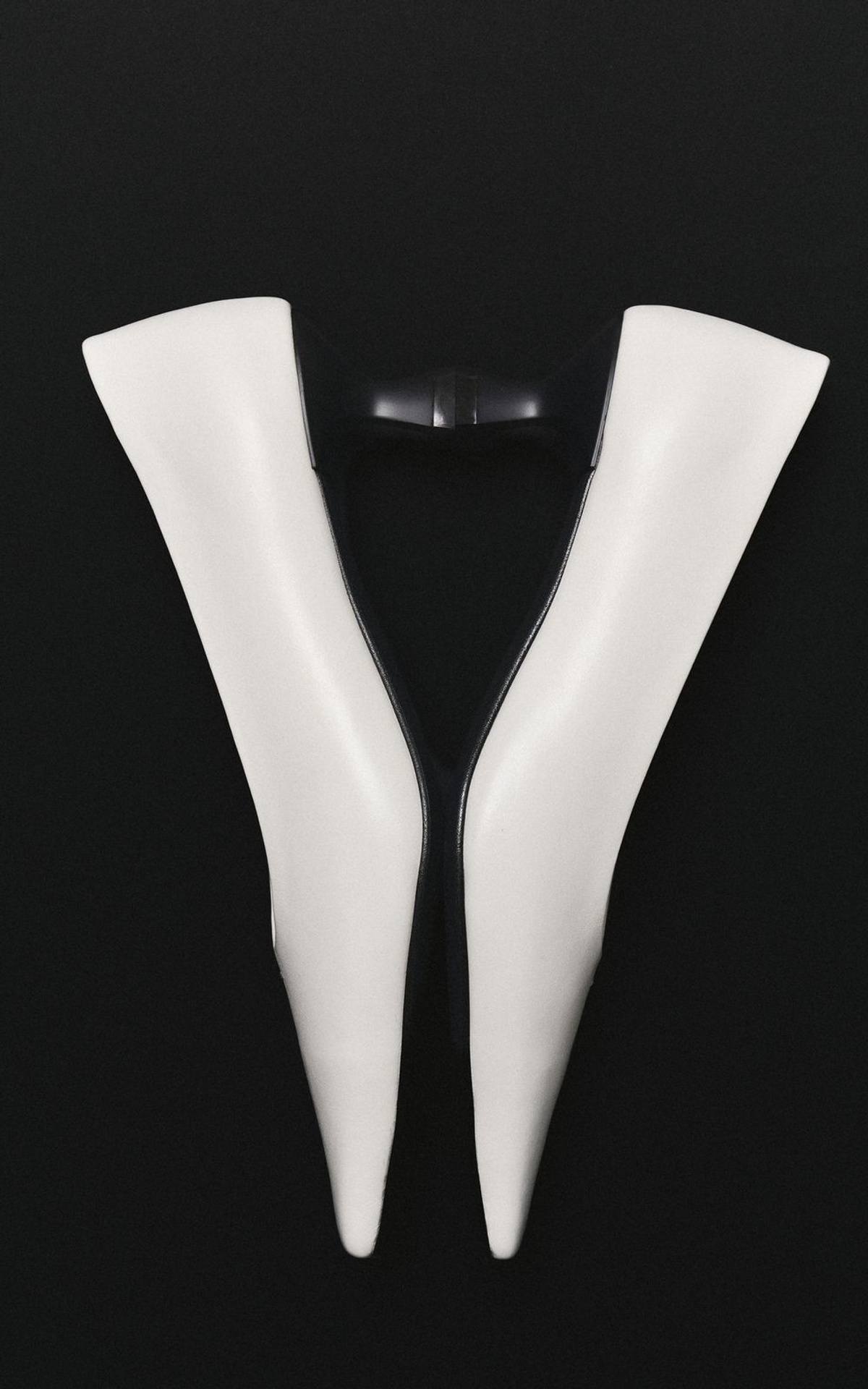 NOAH Leather Pumps with Pointed Toe