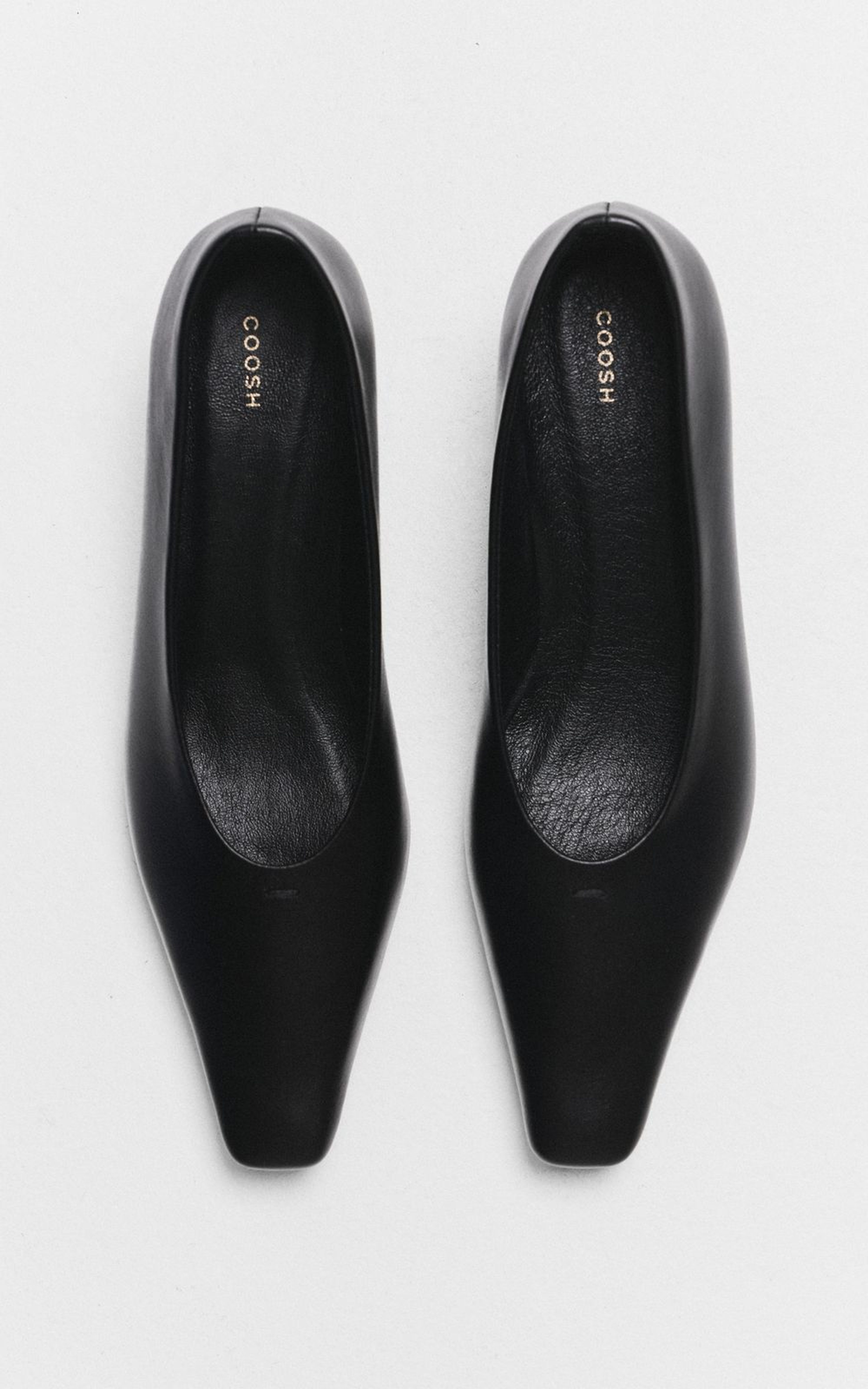 NOAH Leather Pumps with Pointed Toe