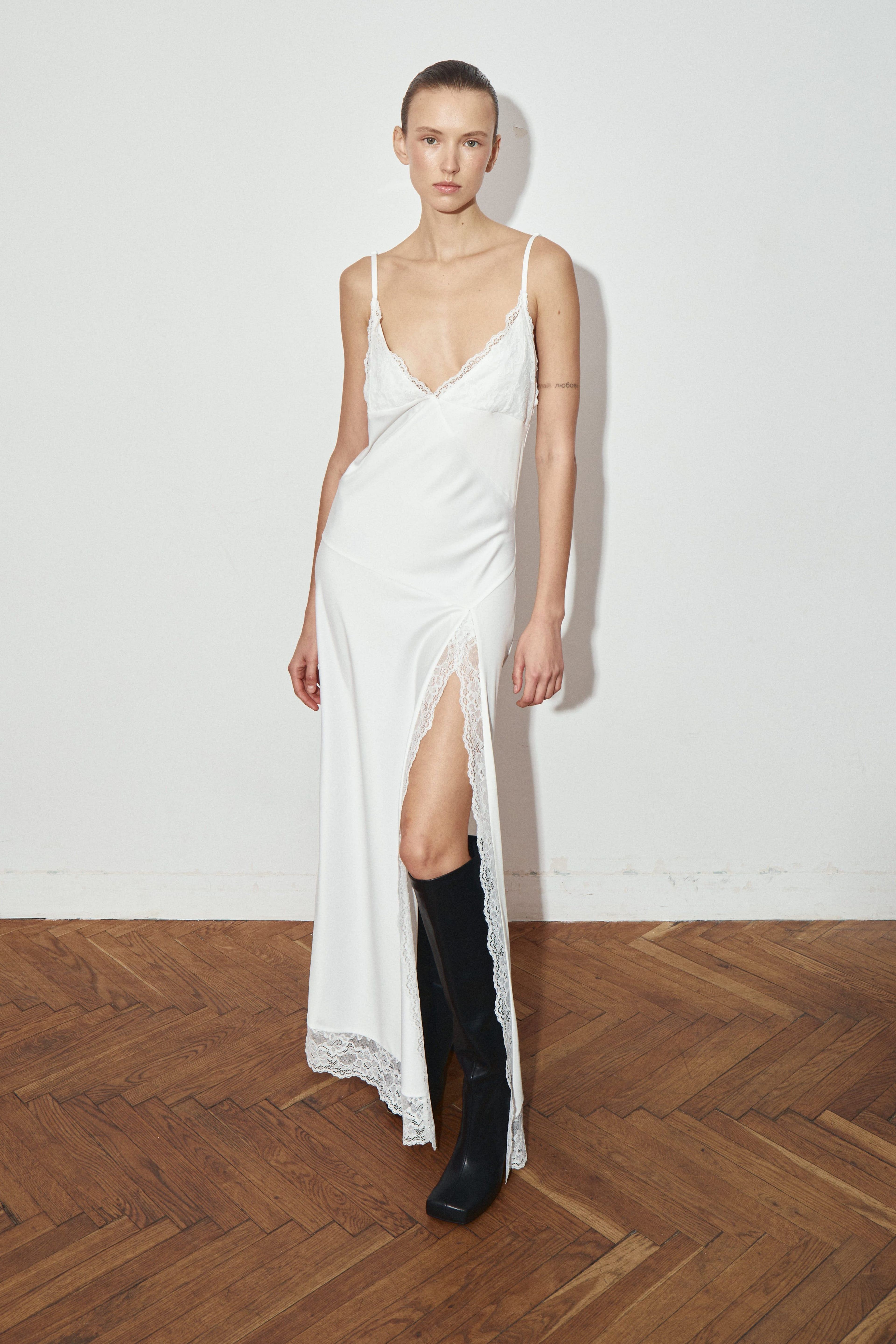 Sukienka Bieliźniana BREA z Koronką