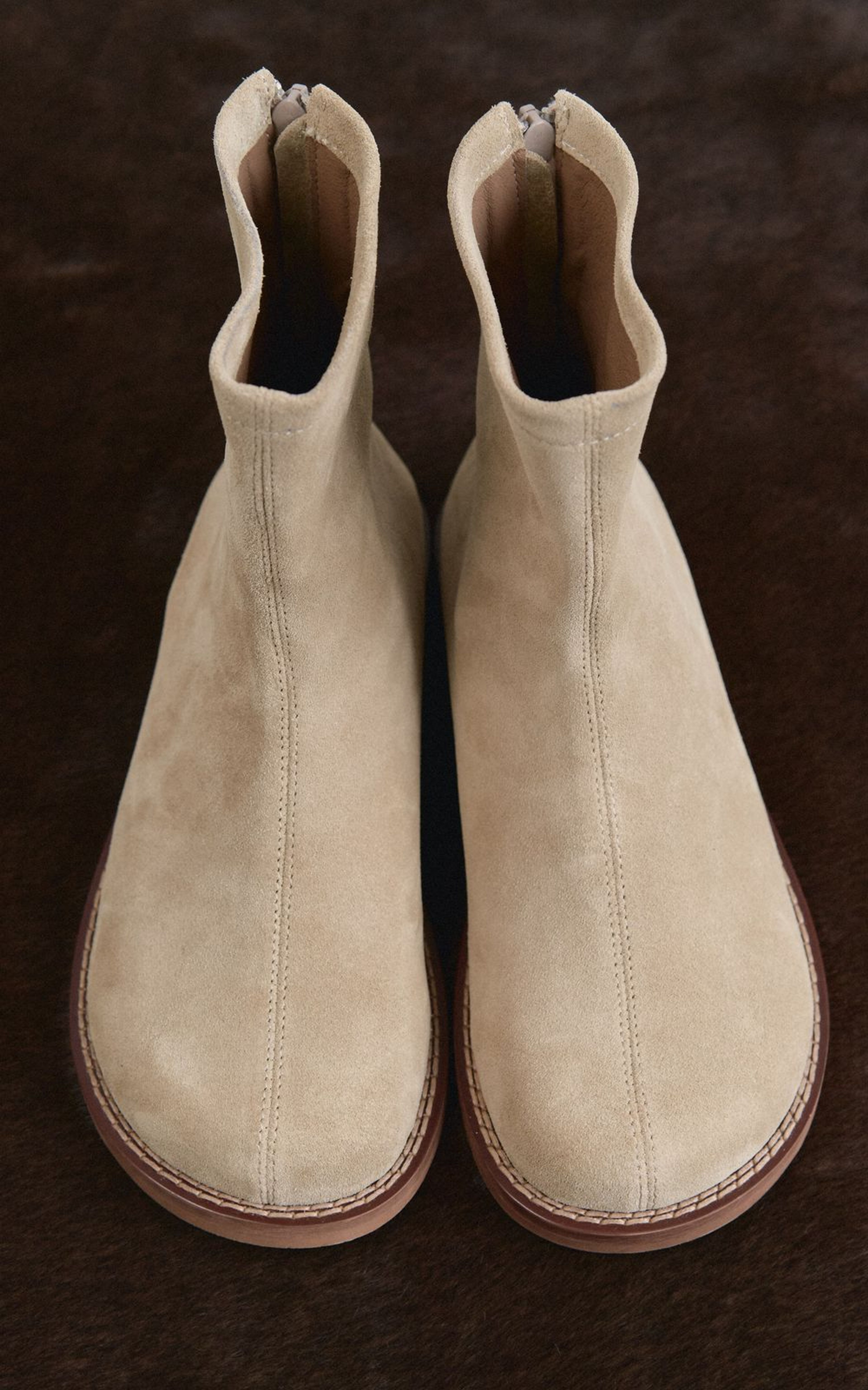 Botki THEA zamszowe i anatomicznym noskiem