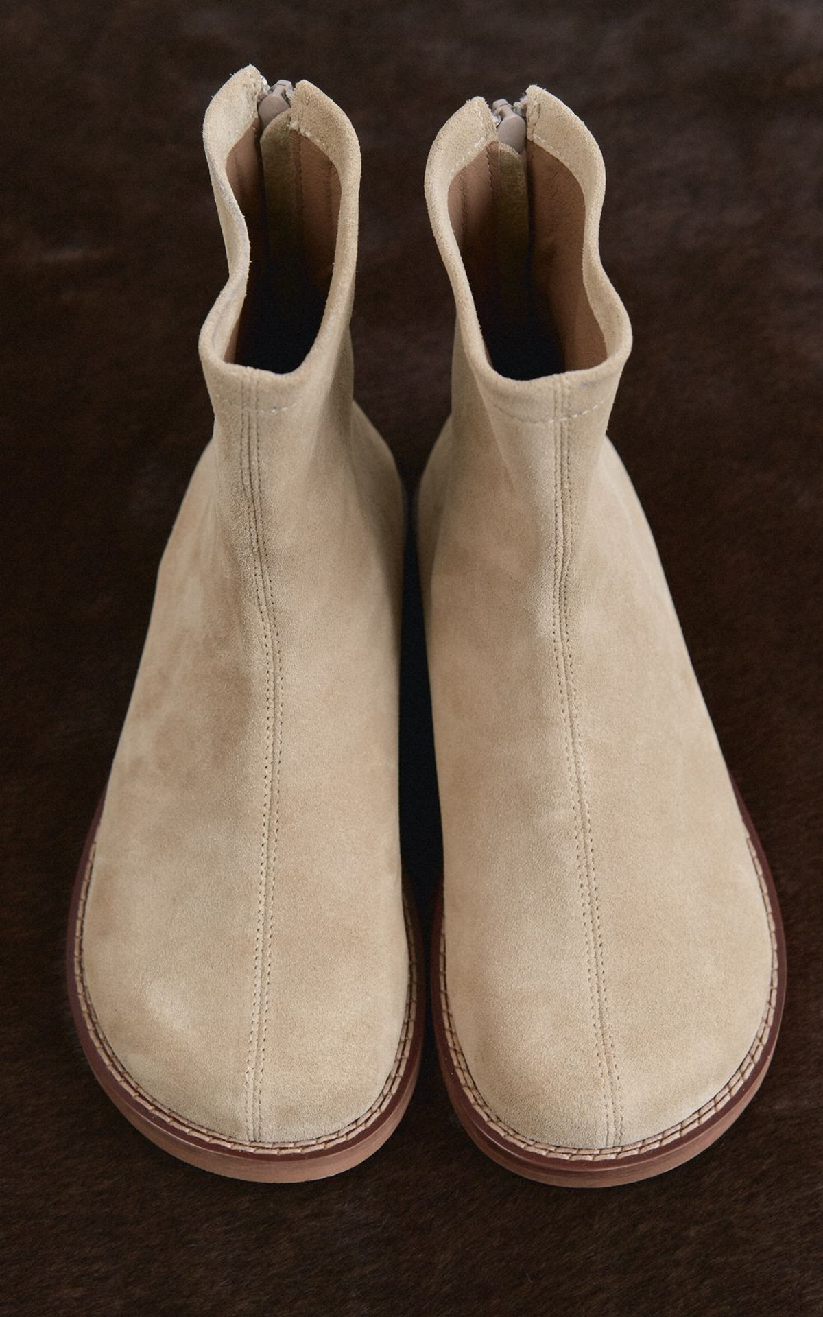 Botki THEA zamszowe i anatomicznym noskiem