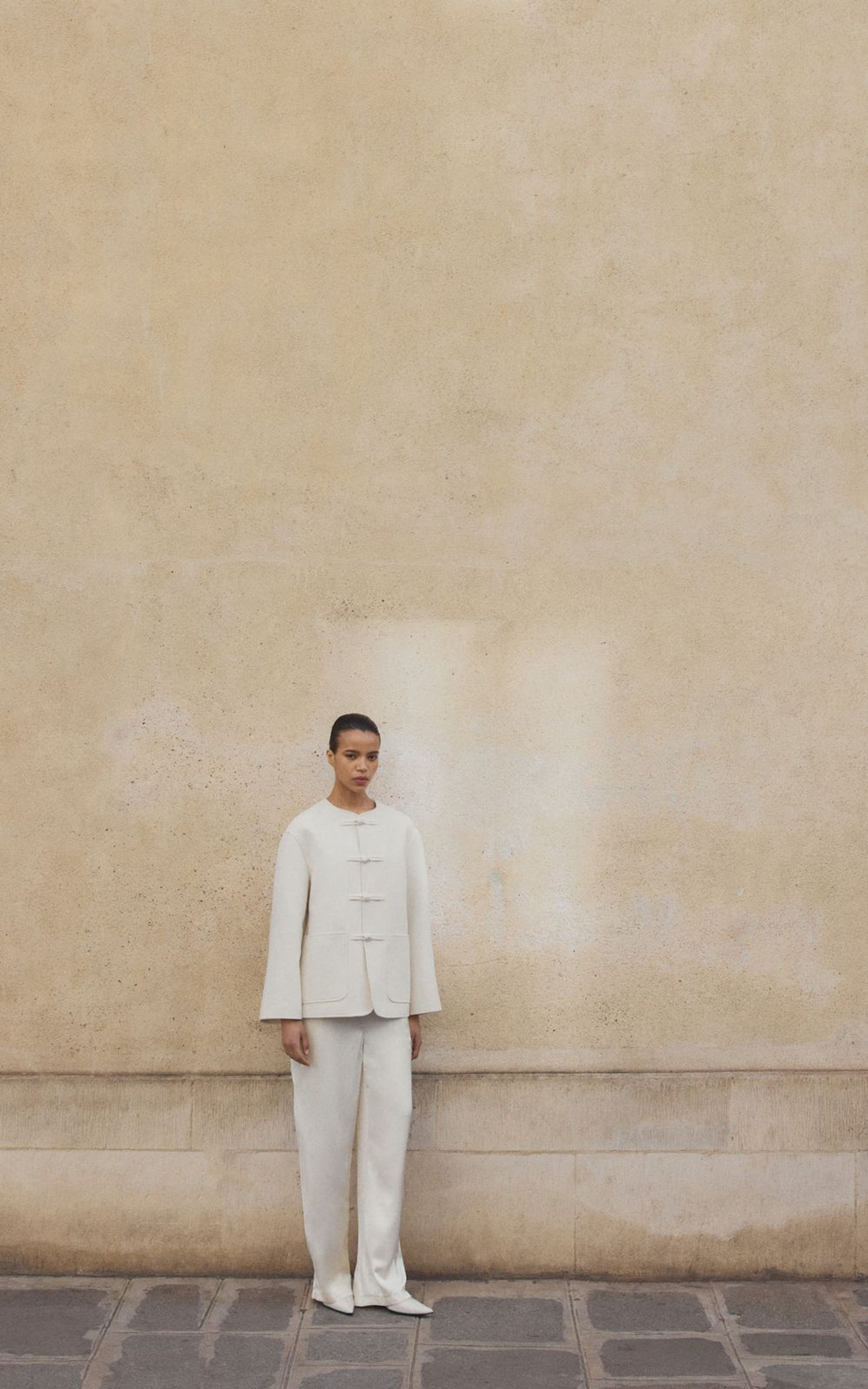 Напівпальто SAYA в азійському стилі