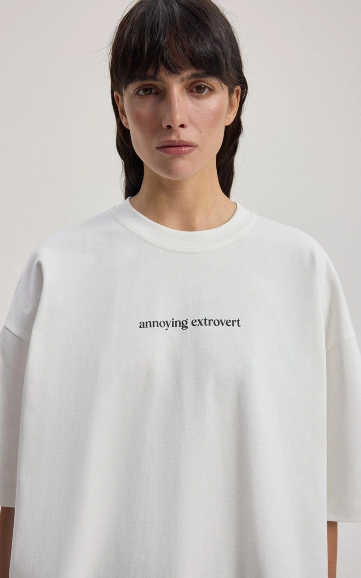 Oversized T-shirt "ANNOYING EXTROVERT"