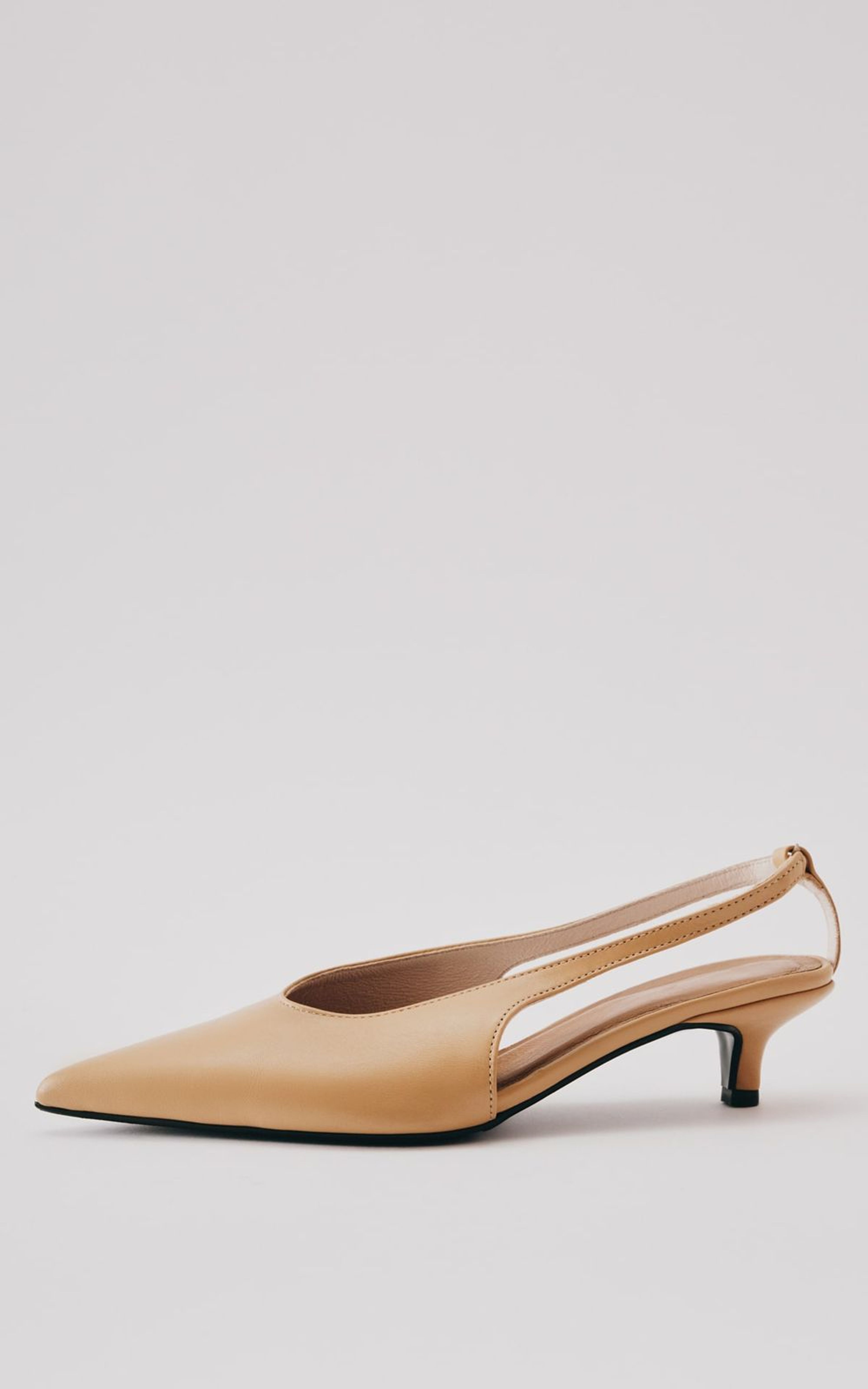 CONSTANCE Leather Slingbacks with Pointed Toe