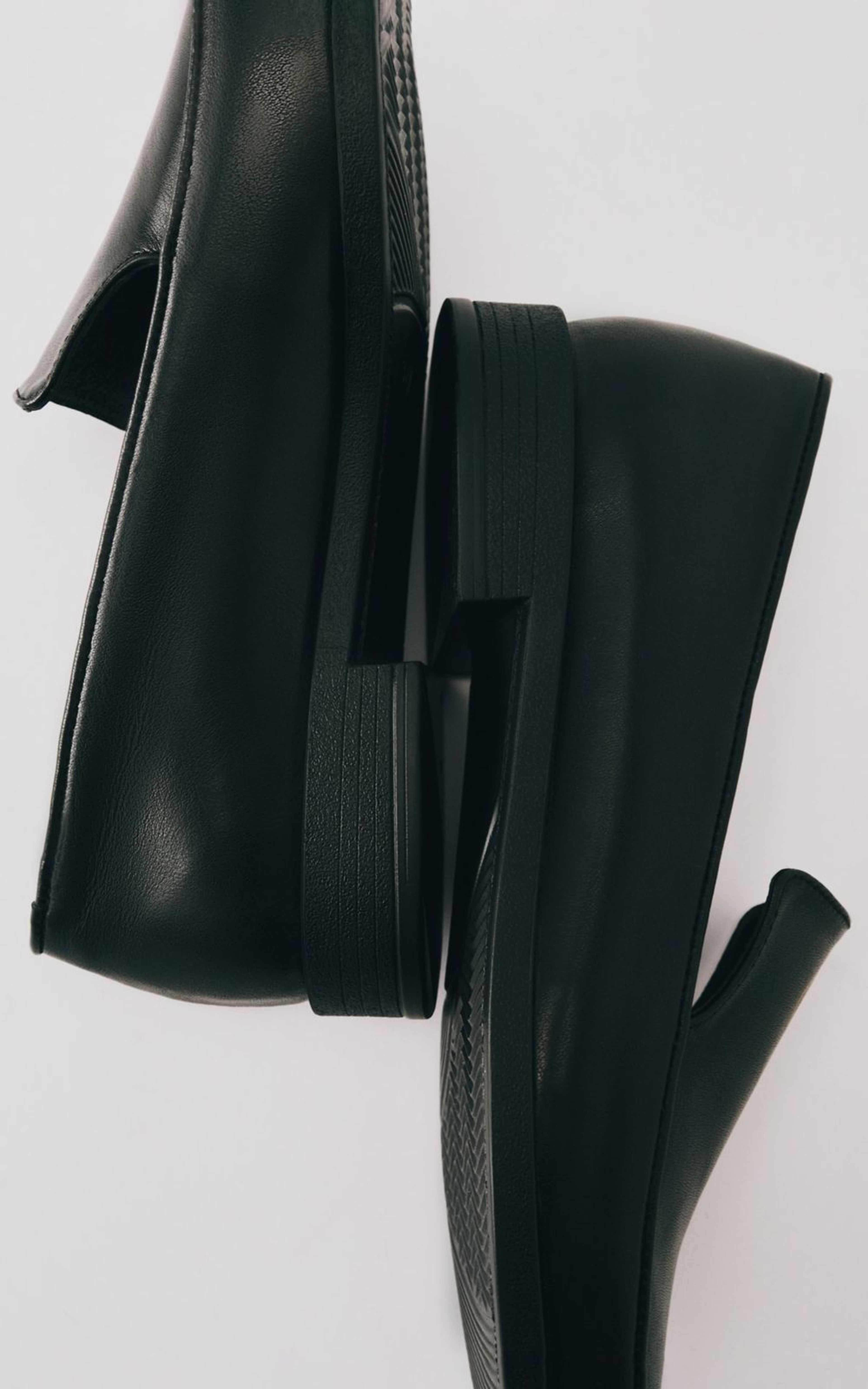 Classic Loafers THE LOGO in Matte Leather