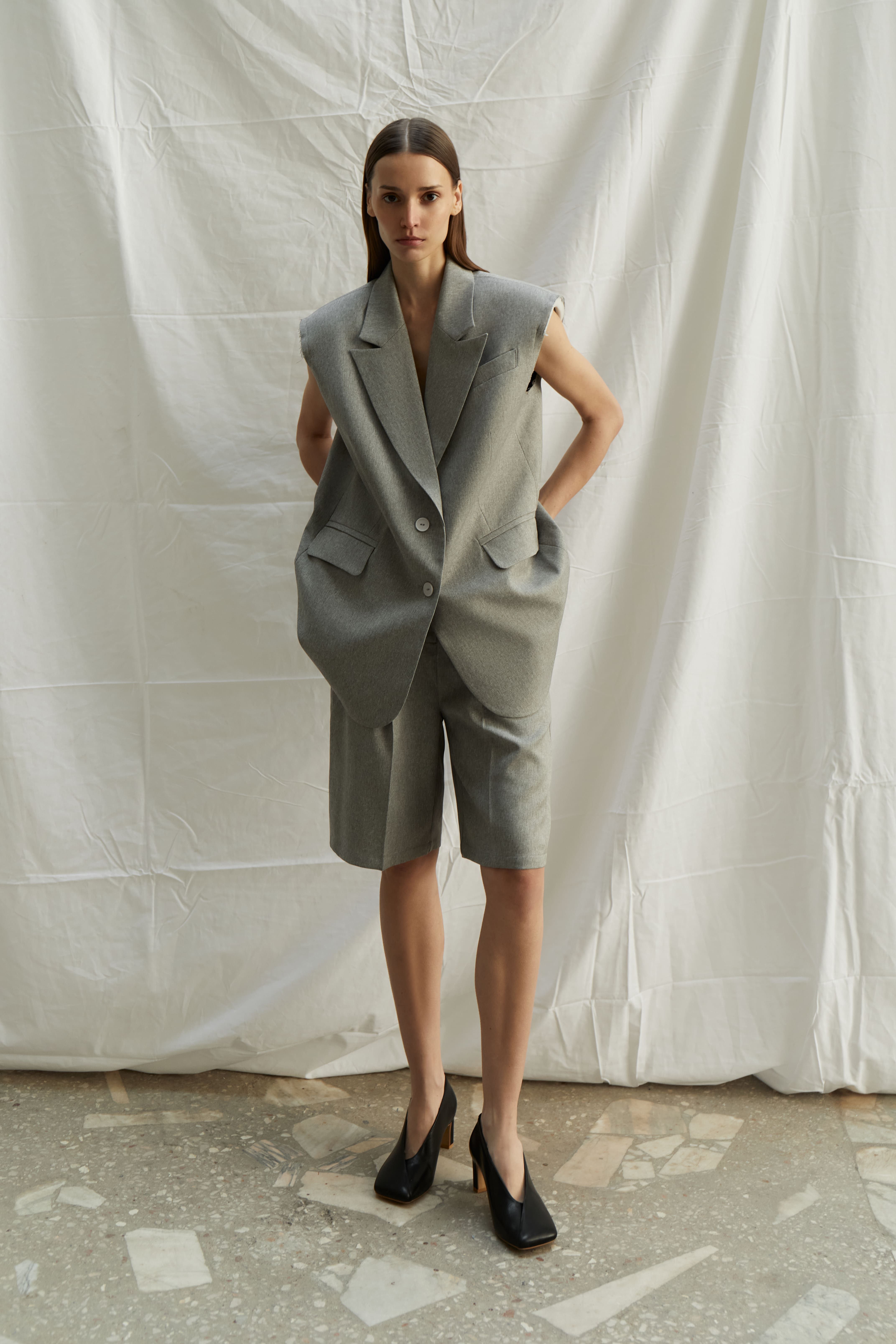 [MONOHA] / ☆ 24FW Wool bermuda pants / dark gray MONOHA] / ☆ 24FW Wool bermuda pants / dark gray