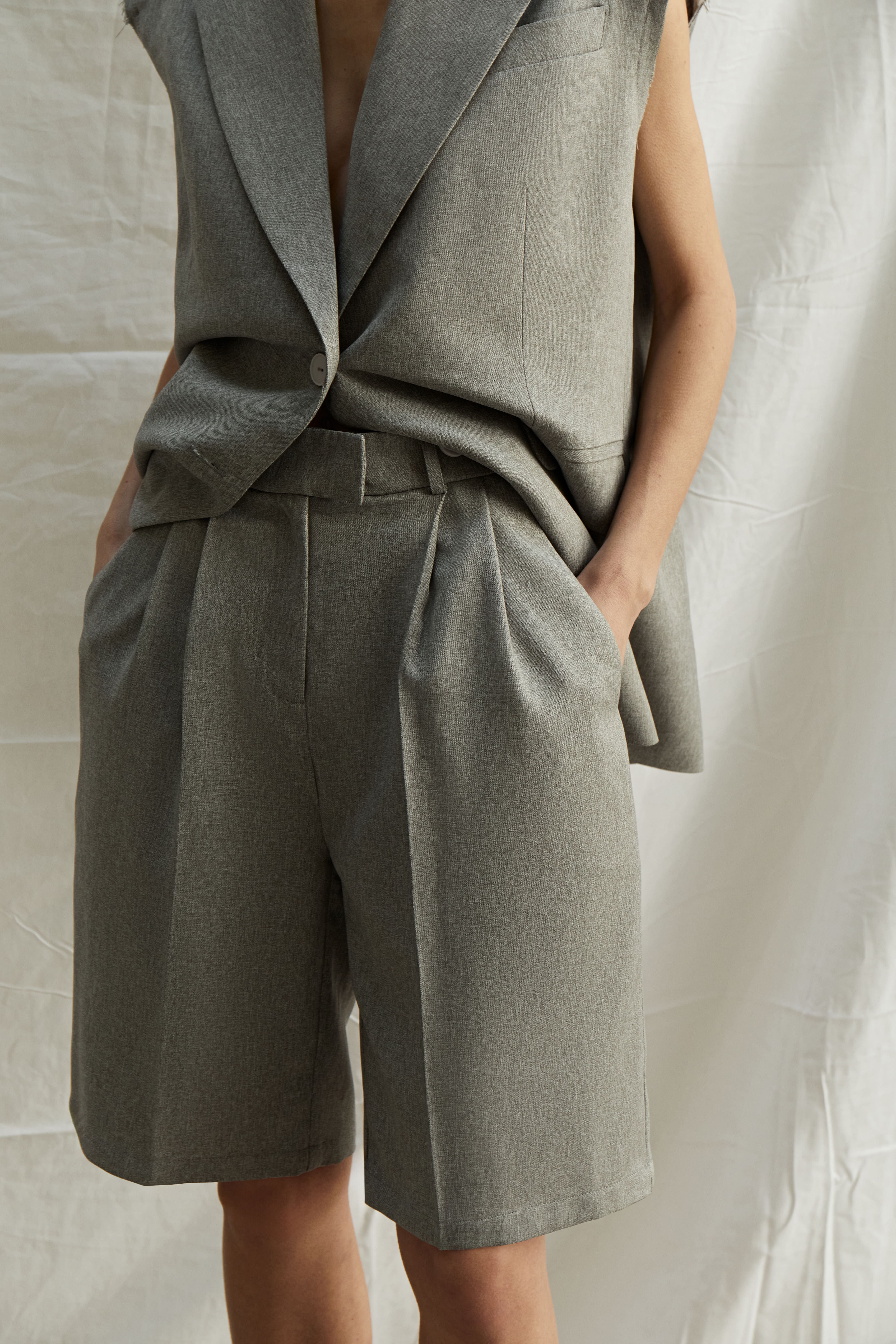 High-Waist Bermuda Shorts - Grey | COOSH