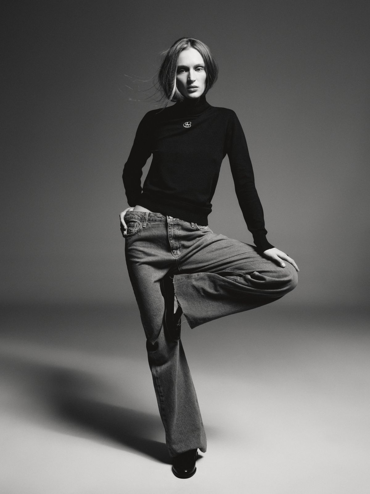 ★DNSR★ l Logo Turtleneck Black coosh46381-2-min.jpg