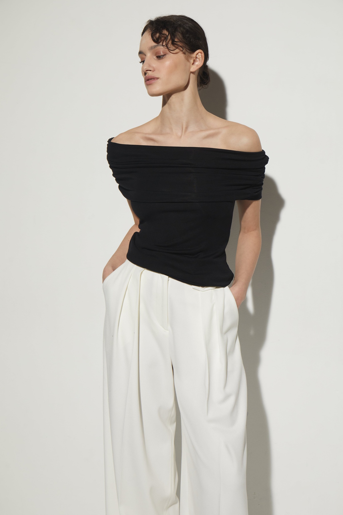 Off-Shoulder Boat Neck Sleeveless Top