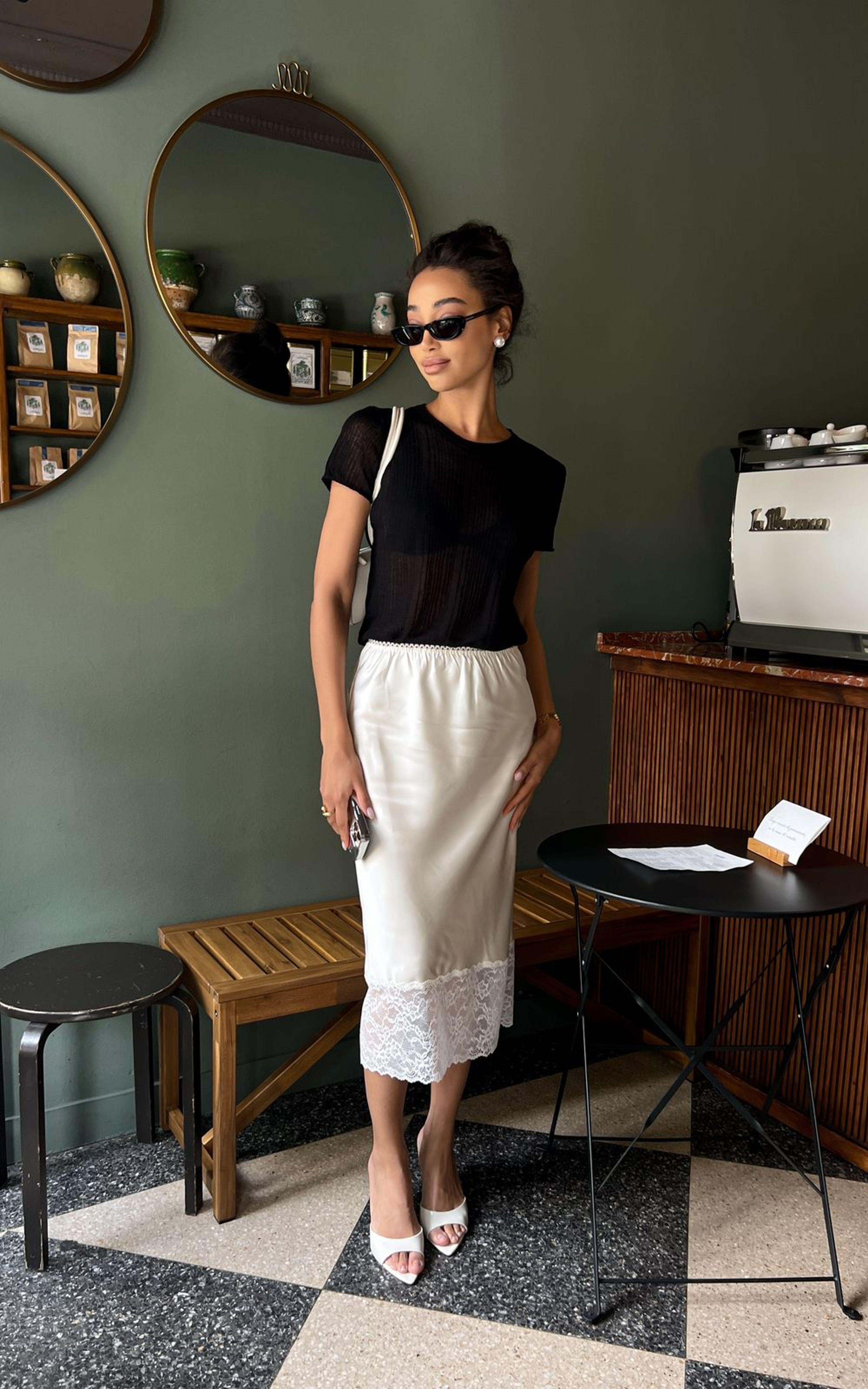 Satynowa Spódnica Midi z Koronką