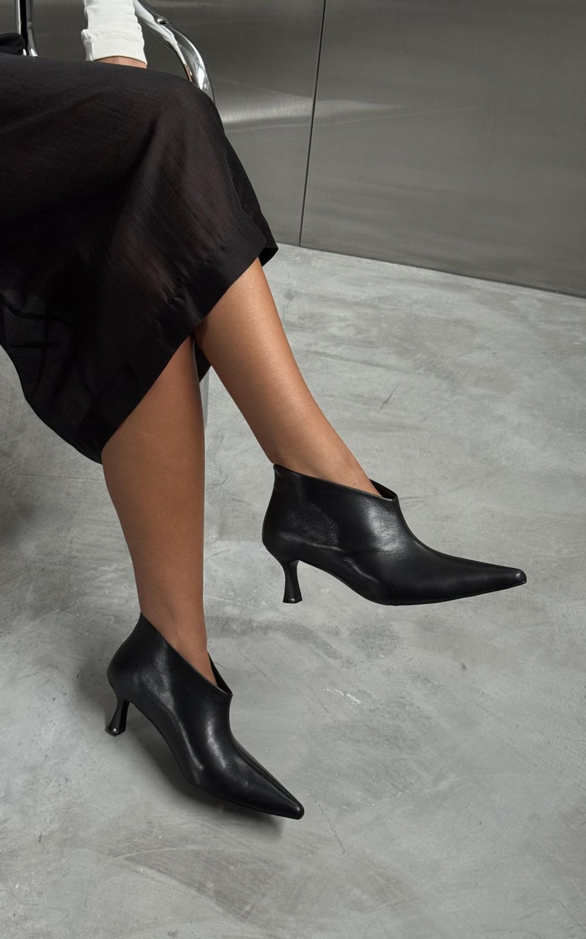 SARA Leather Ankle Boots With Pointed Toe
