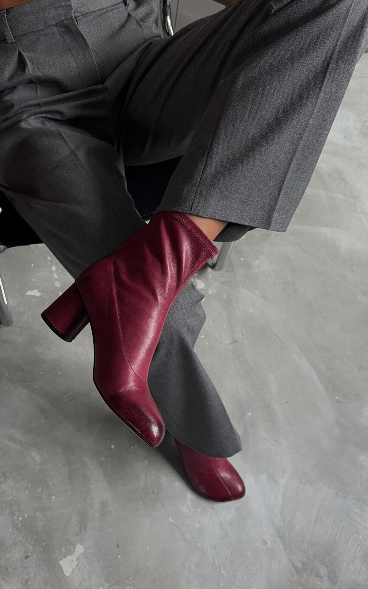 Skórzane botki STELLA na słupku