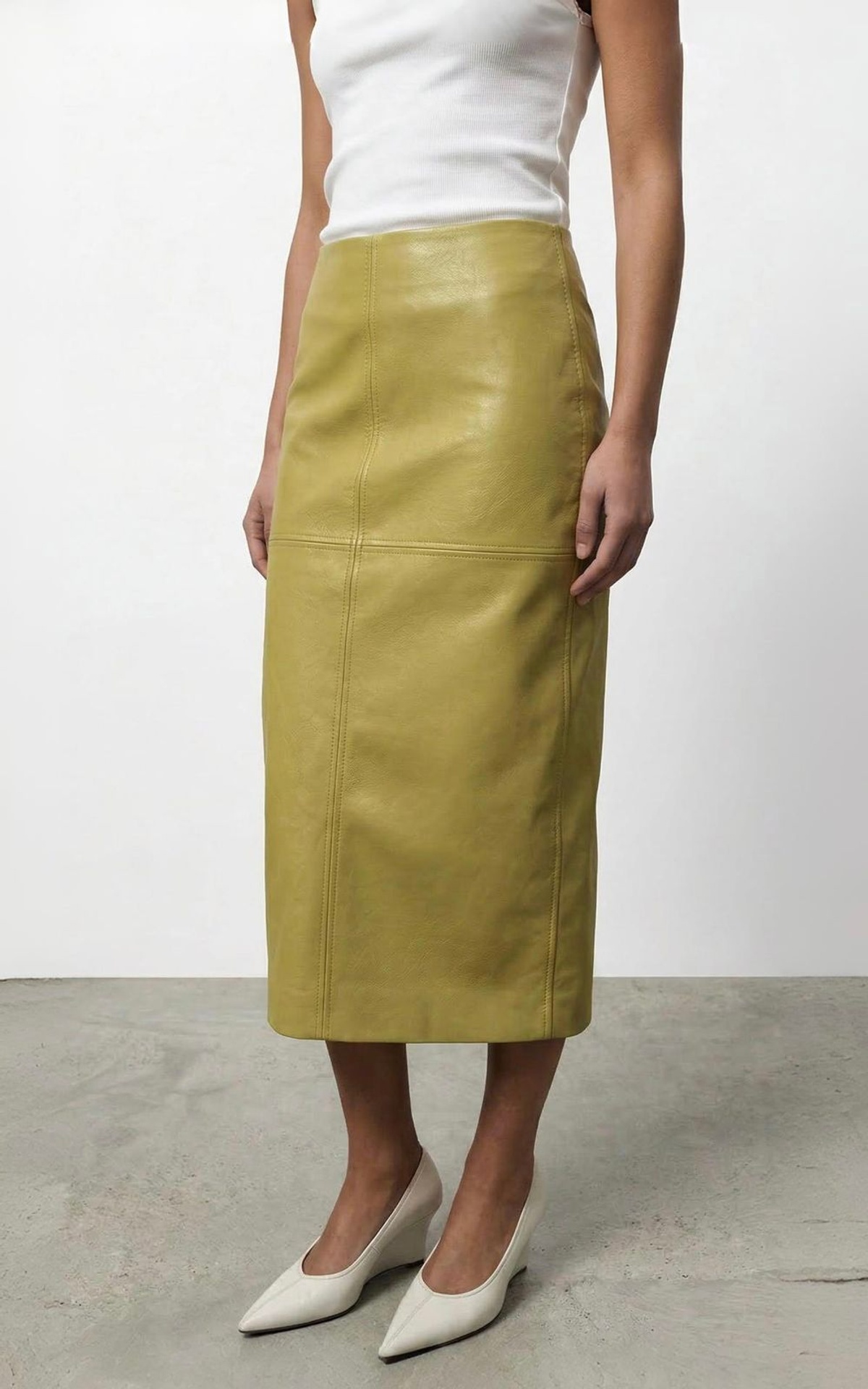 Спідниця міді з екошкіри