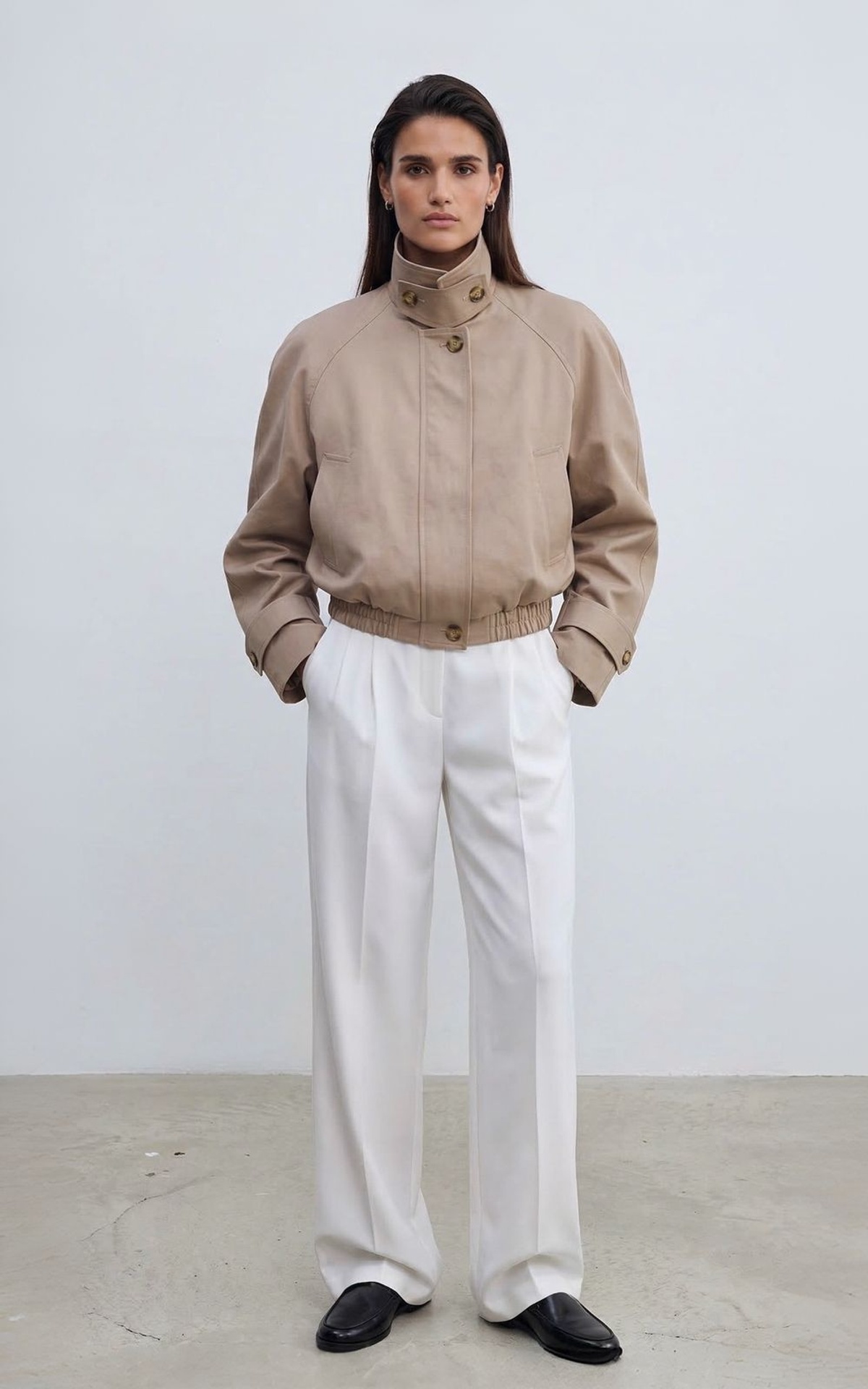 Тренч-бомбер зі структурованими плечима