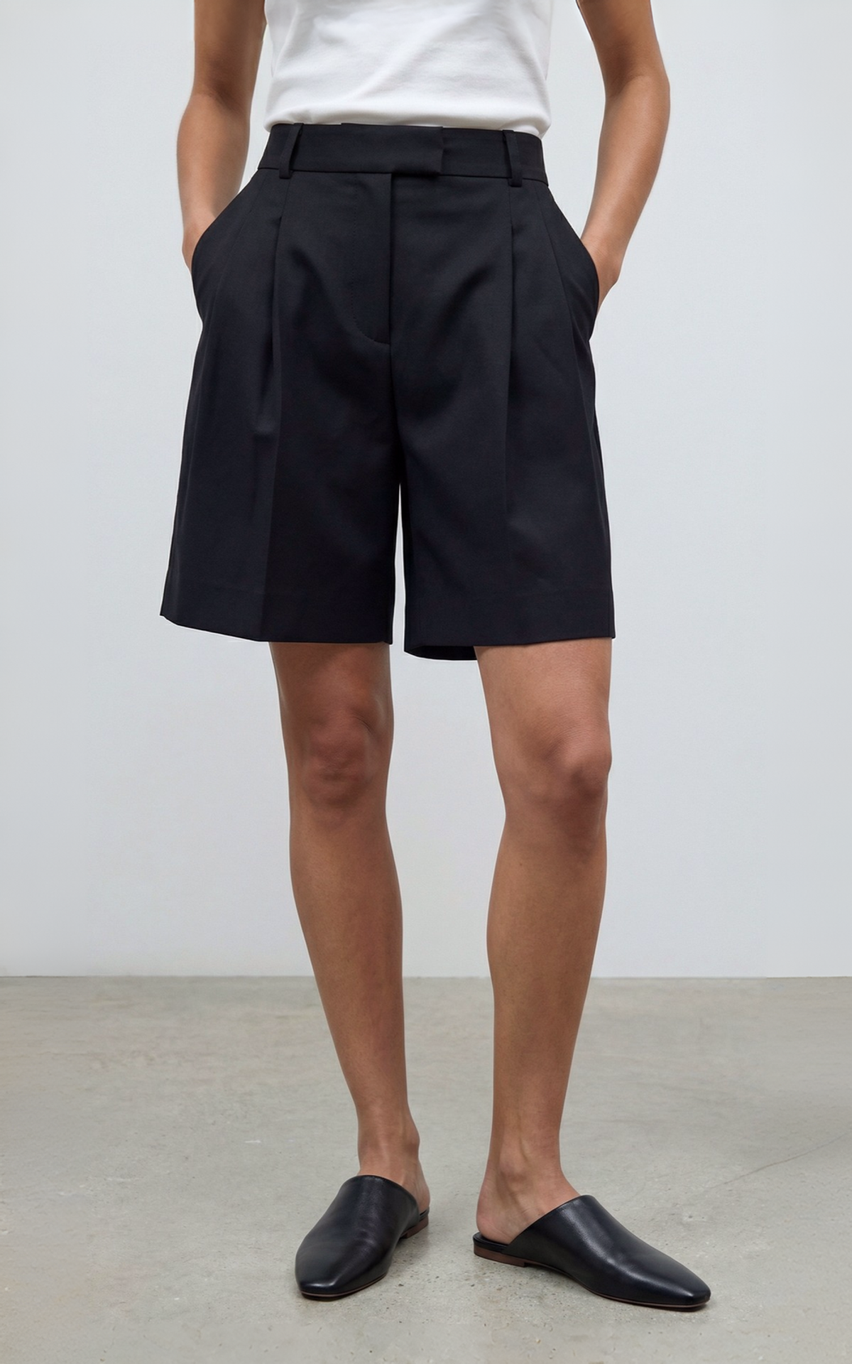 Шорти бермуди з костюмної тканини