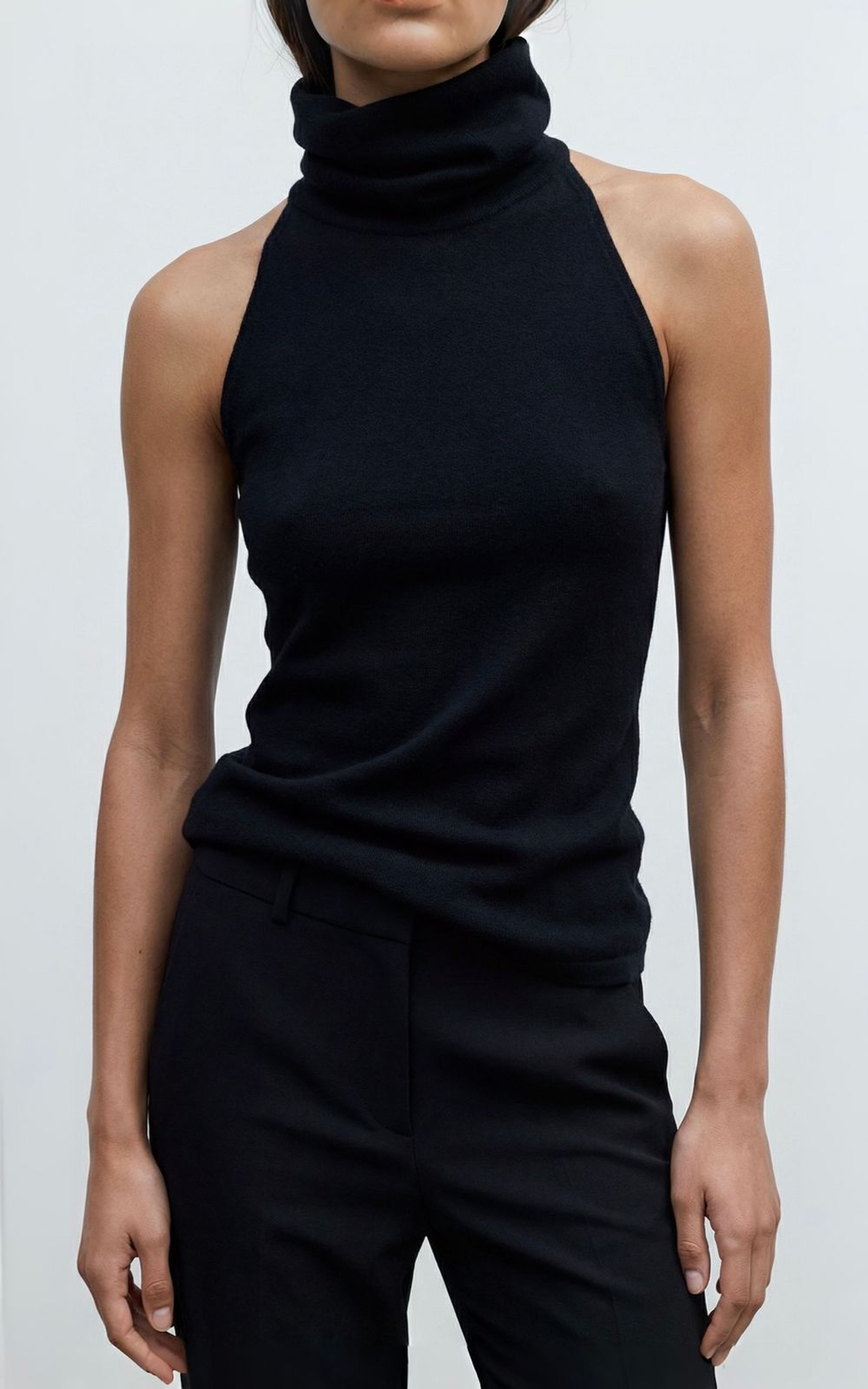 Топ-халтер із високим коміром із віскози