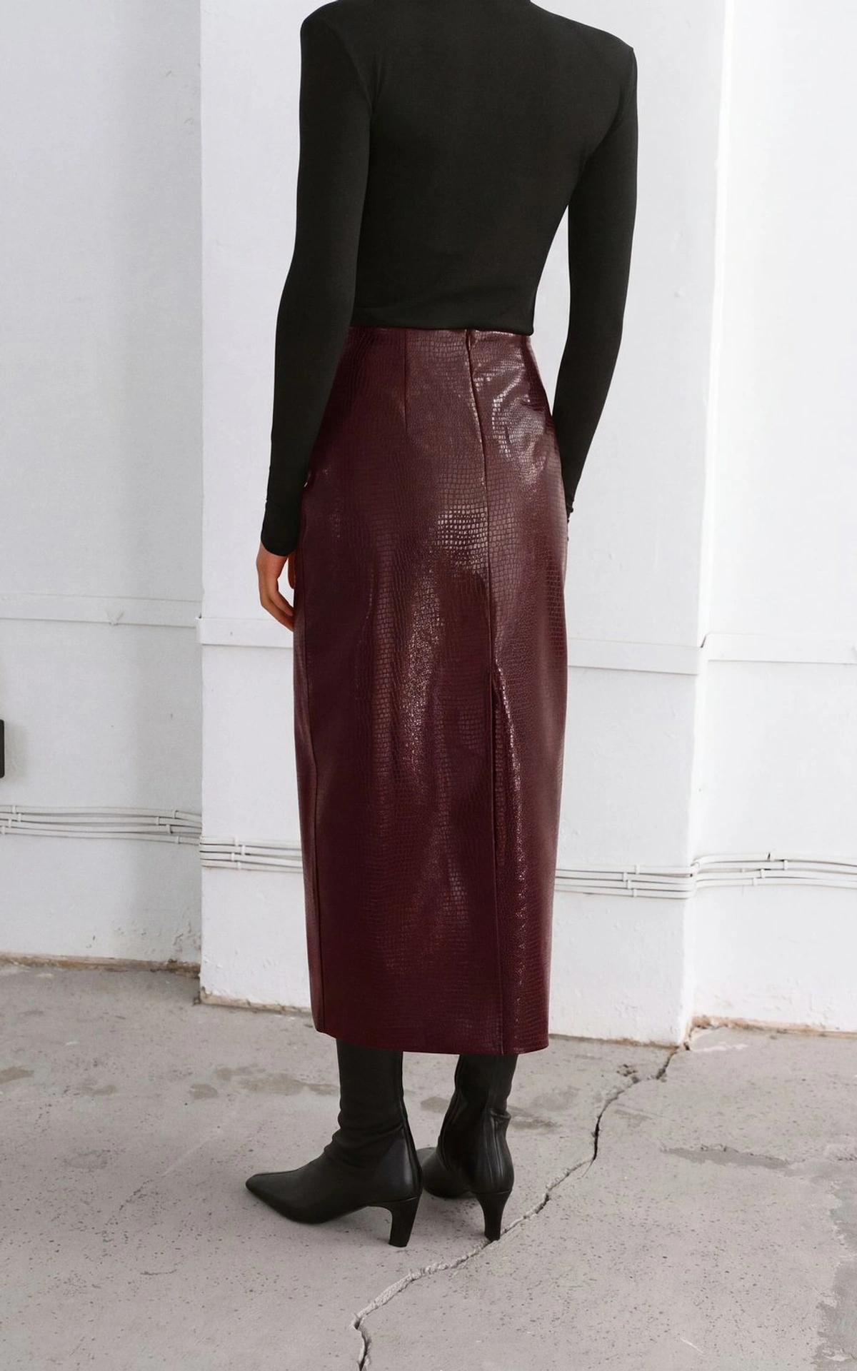 Fitted Midi Skirt with Animal Print