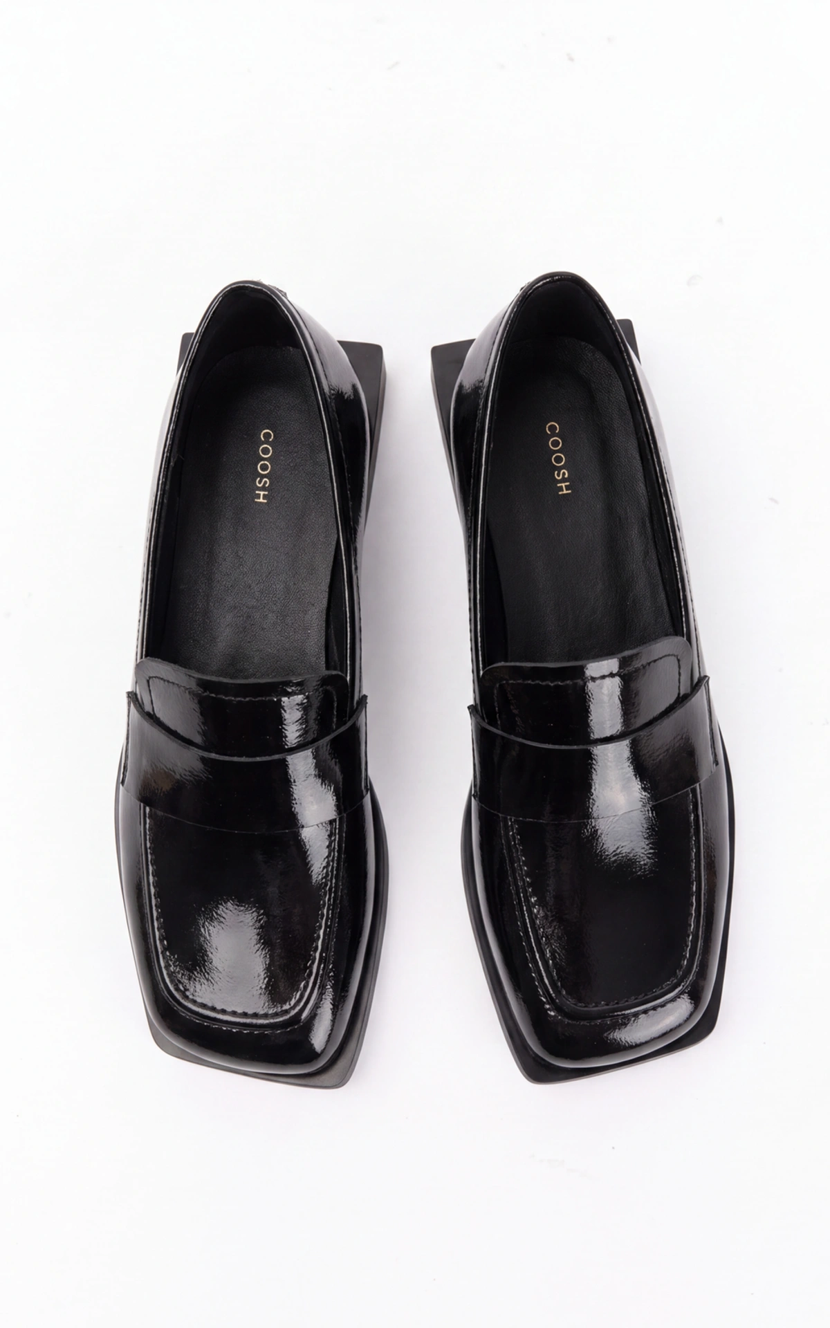 Lakierowane loafersy ELLIS z kwadratowym noskiem